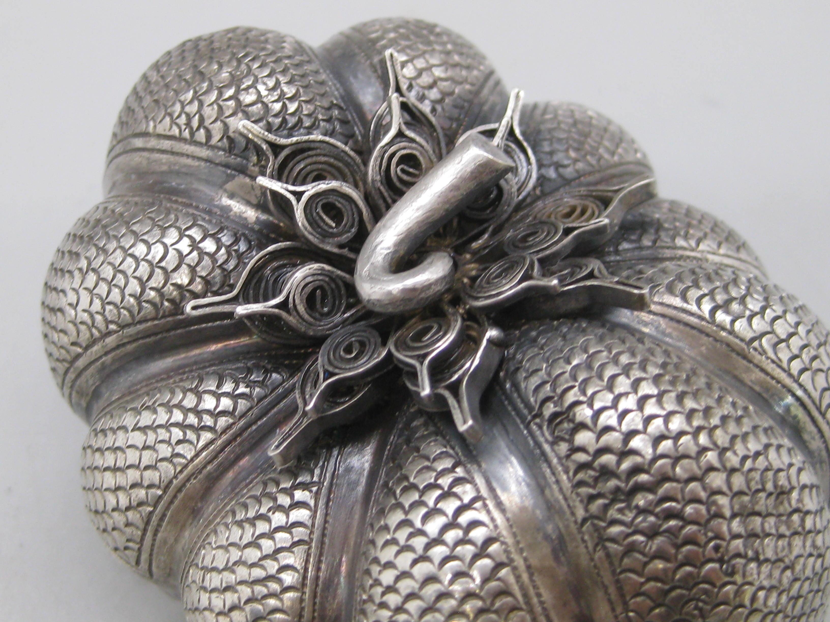 Fine Antique 19C Malaysia Southeast Asia .900 Silver Repousse Pumpkin Box For Sale 3