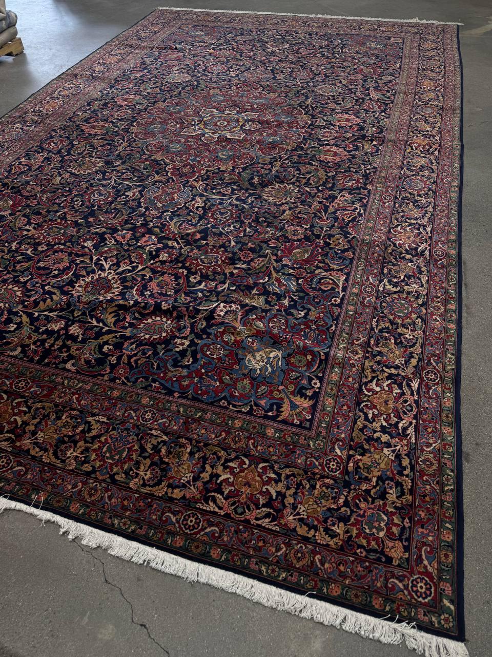 Feiner antiker persischer Kashan-Teppich aus dem 19. Jahrhundert (Handgeknüpft) im Angebot