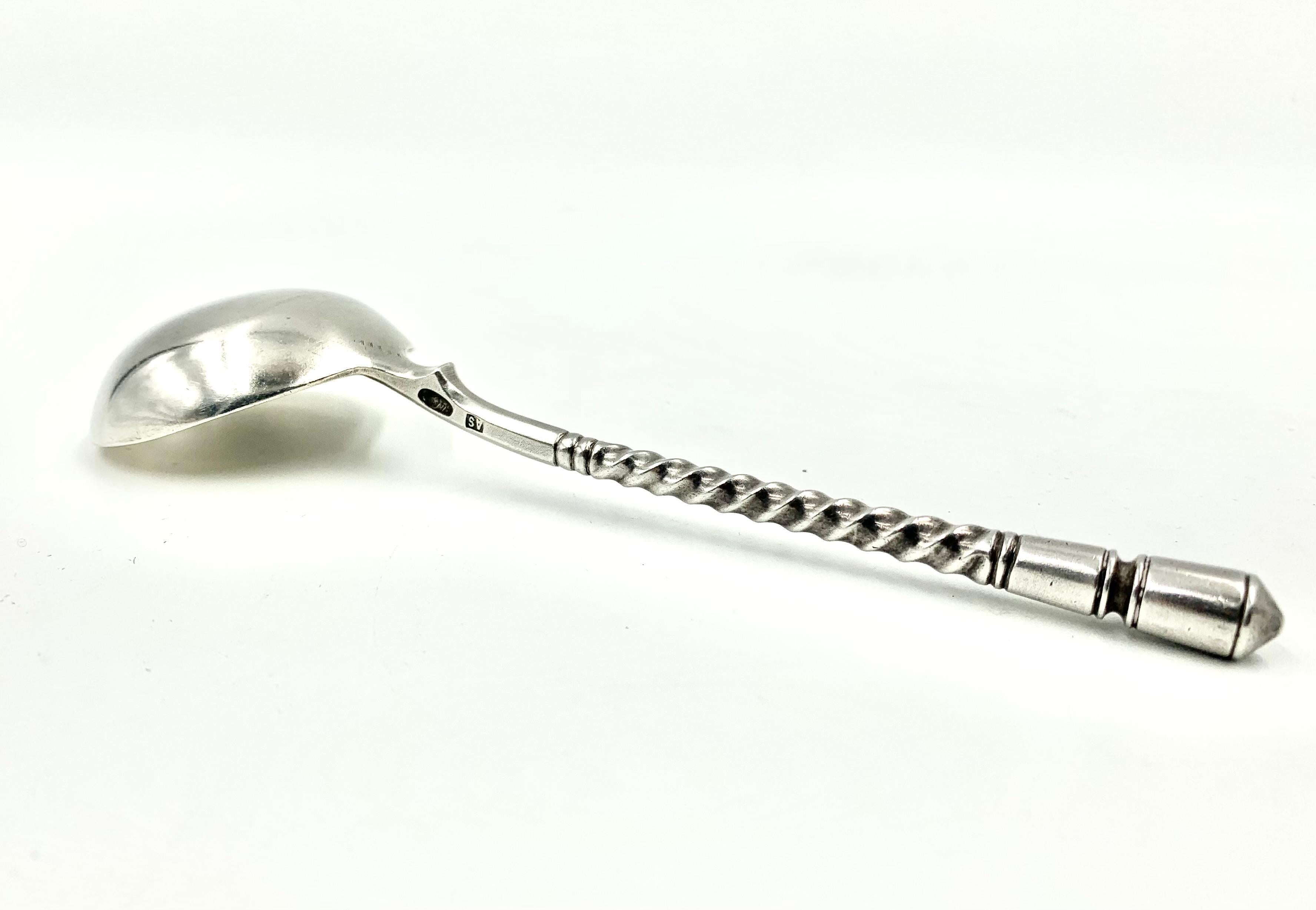 Fine Antique 19th Century Russian Silver Caviar Spoon In Good Condition For Sale In New York, NY