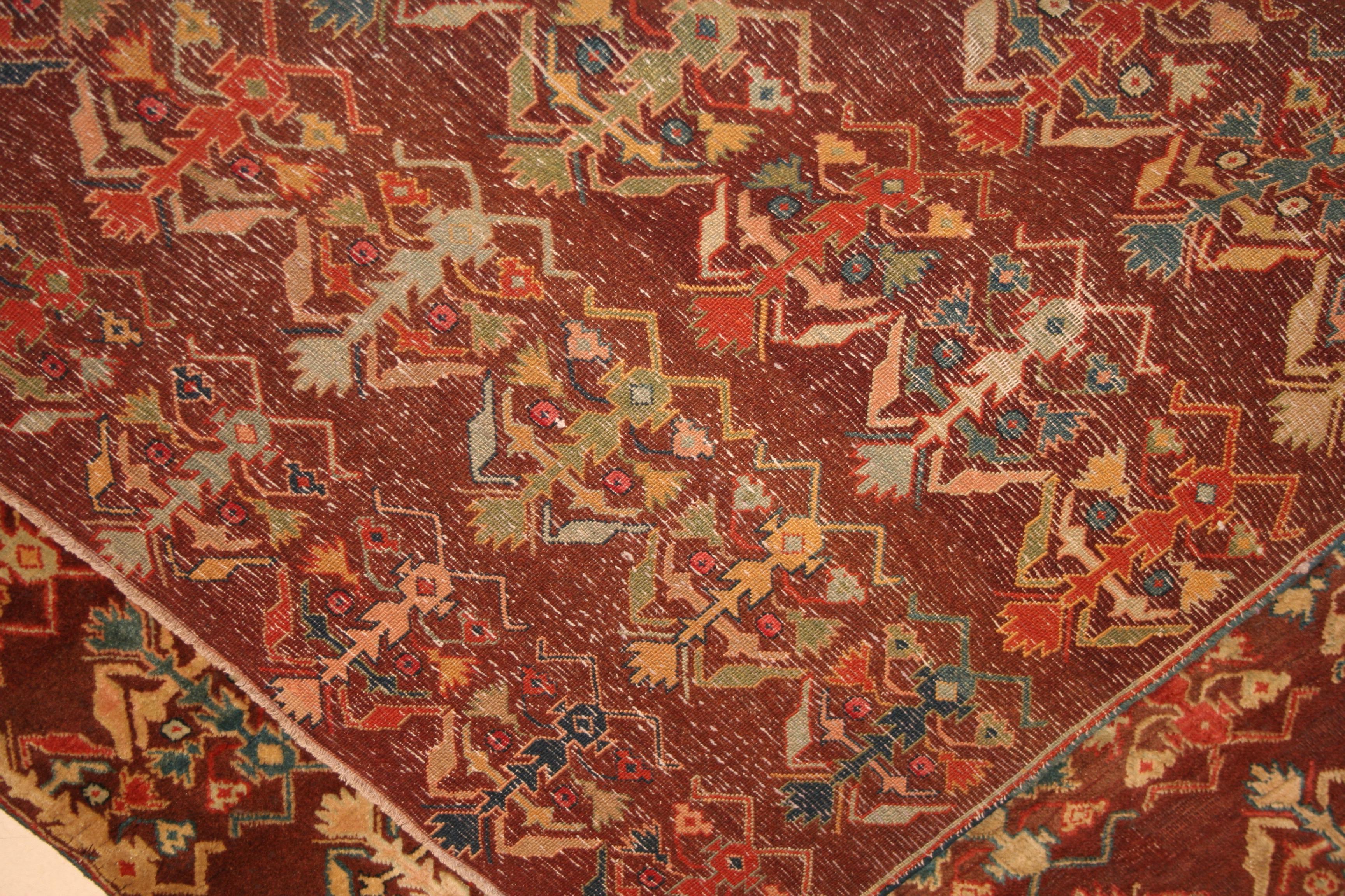Fine Antique Agra Rug with All-Over Shrub Pattern on a Maroon Background In Good Condition For Sale In Milan, IT