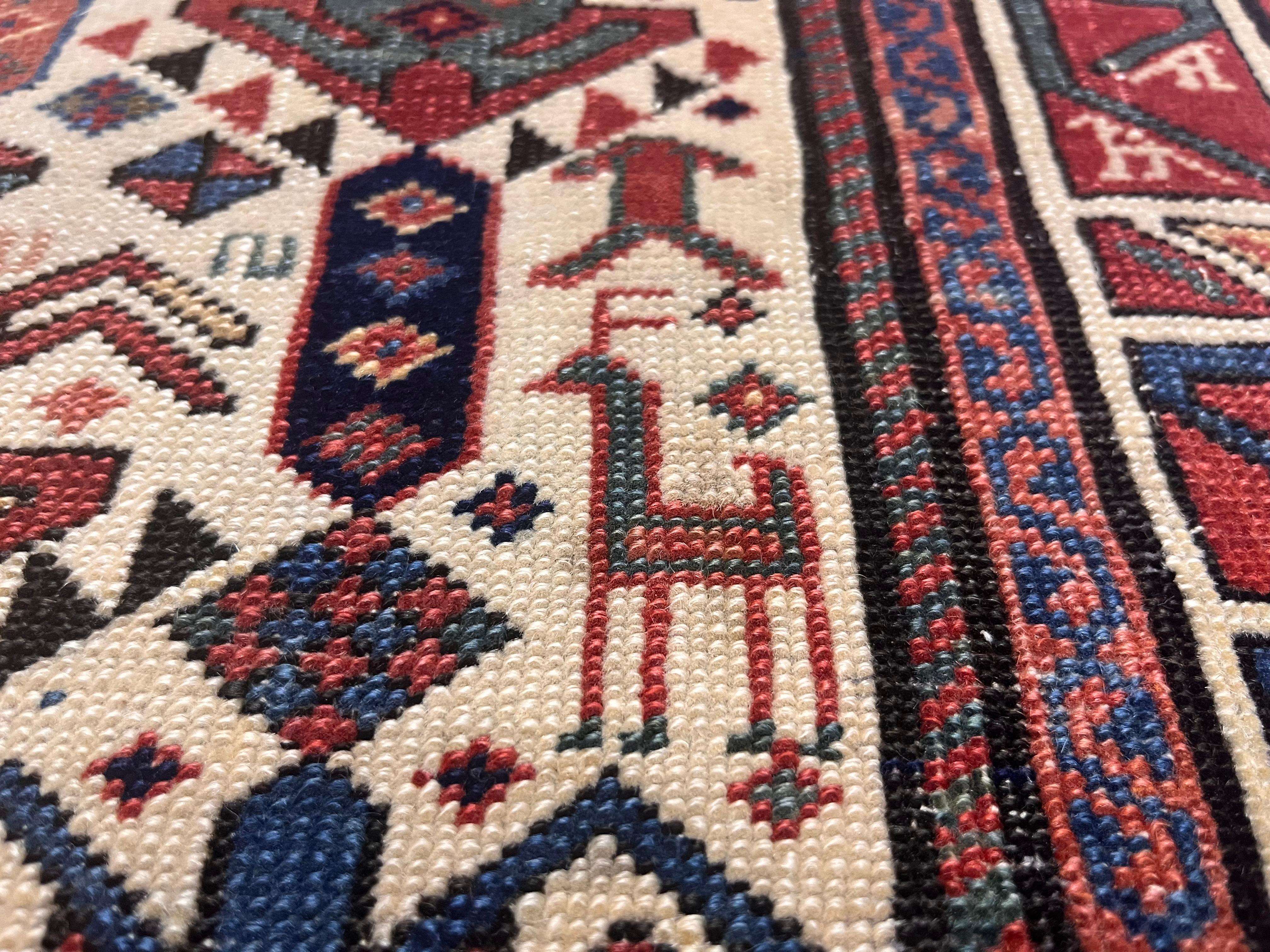 Feiner antiker Akstafa-Teppich 2'8
