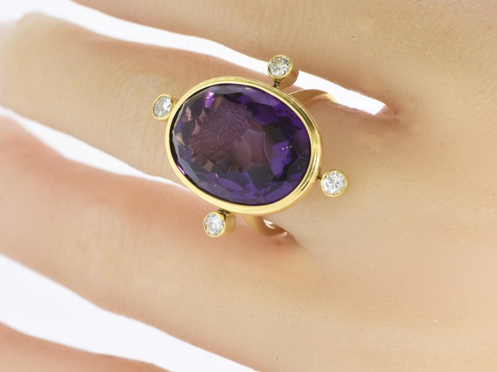 Belle intaille d'améthyste ancienne, C.I.C. 1875, montée sur une bague à diamants contemporaine en vente 5