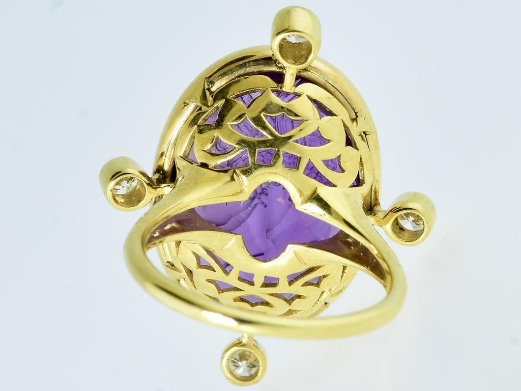 Belle intaille d'améthyste ancienne, C.I.C. 1875, montée sur une bague à diamants contemporaine en vente 7