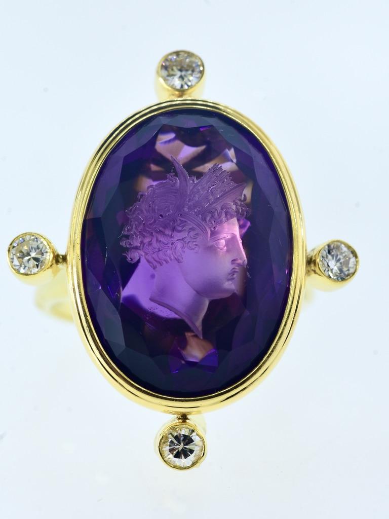 Belle intaille d'améthyste ancienne, C.I.C. 1875, montée sur une bague à diamants contemporaine en vente 3