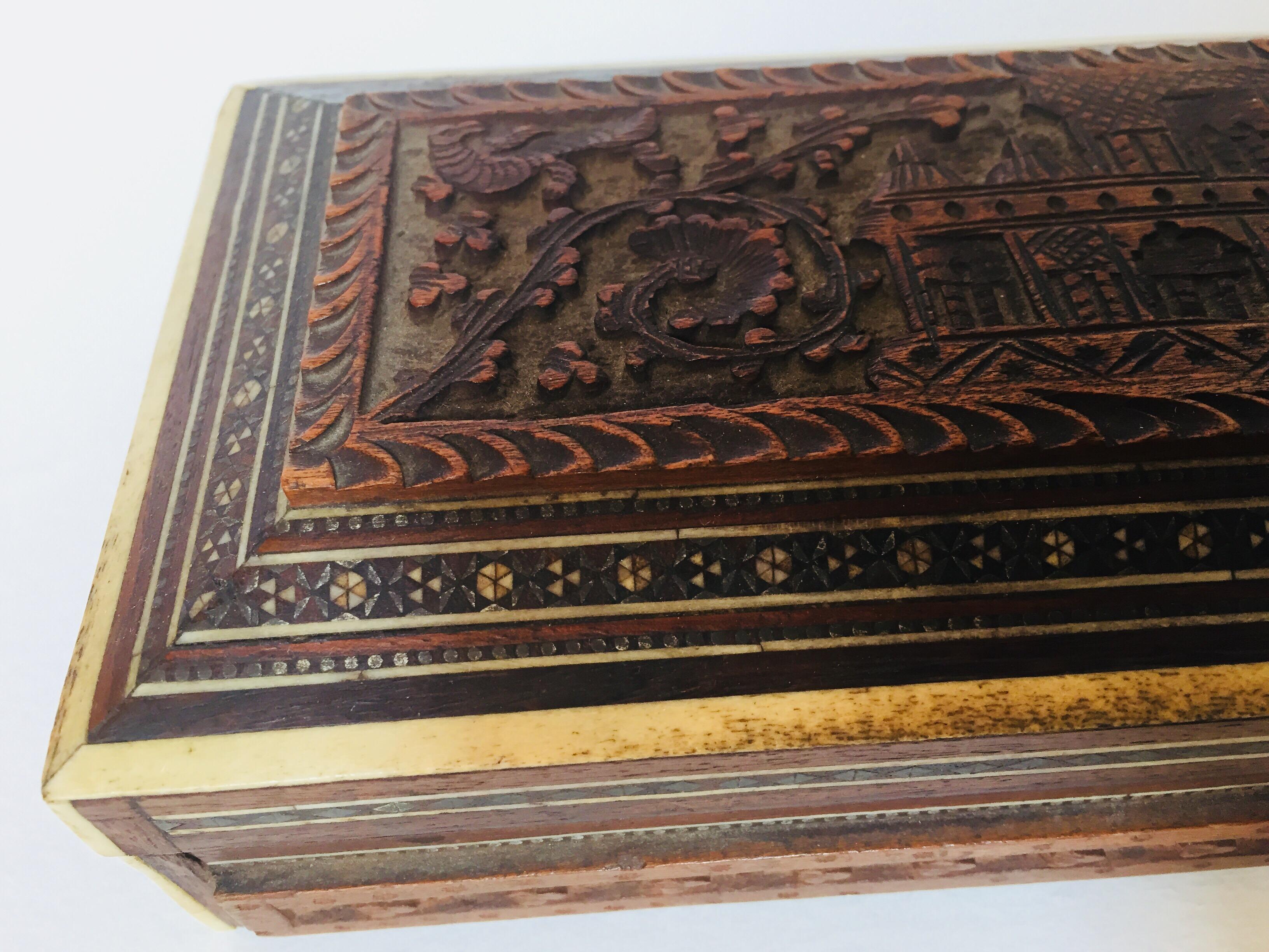 Fina caja antigua angloindia con incrustaciones de Bombay en venta 6