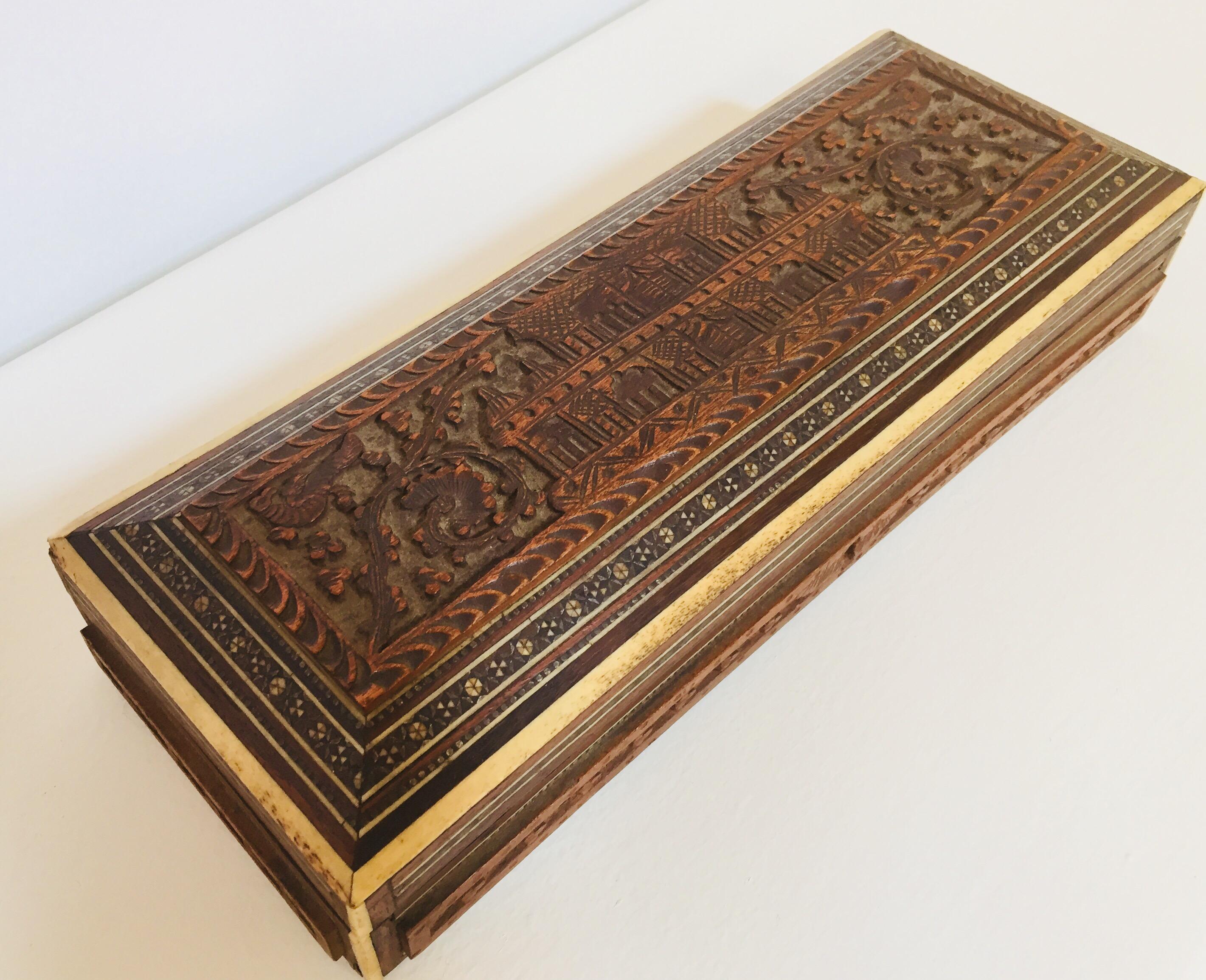 Incrusté Belle boîte anglo-indienne ancienne incrustée de Bombay en vente