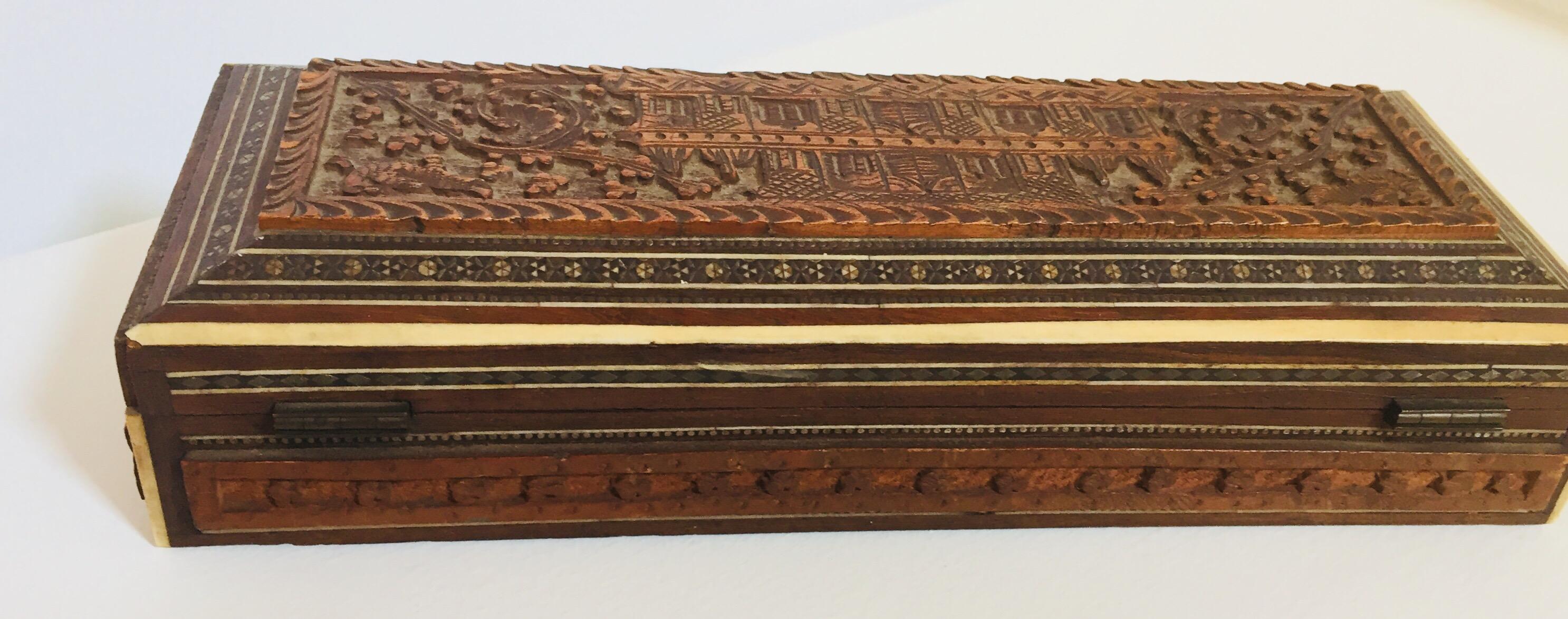 Schöne antike anglo-indische Bombay Inlay Box (Holz) im Angebot