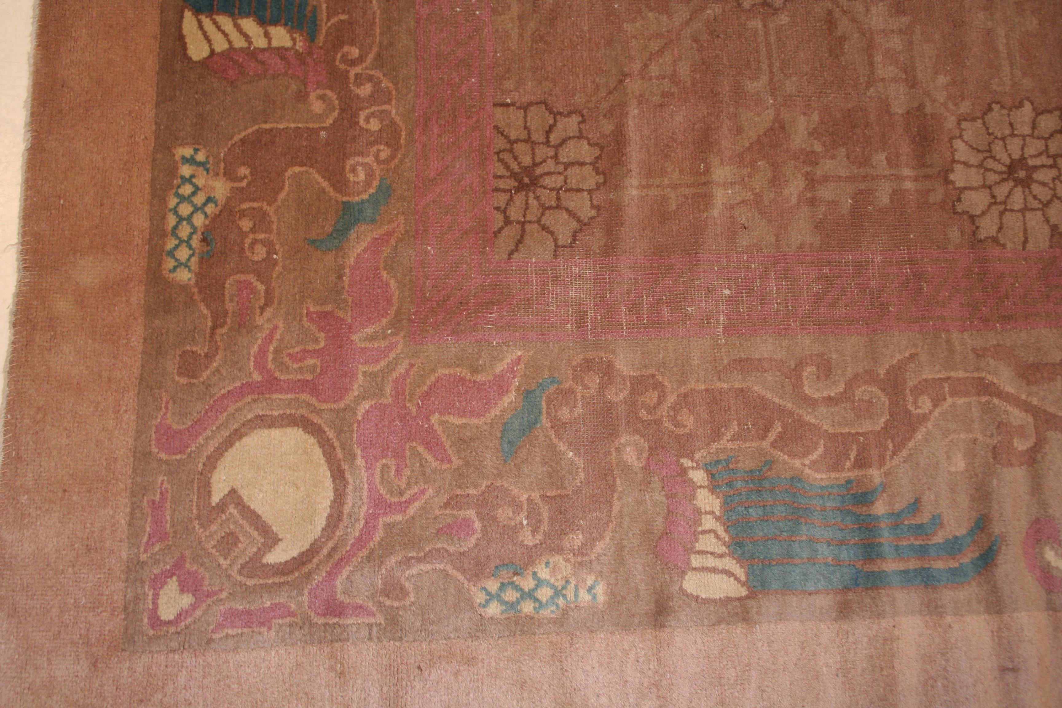 Fine Antique Art Nouveau Chinese Rug with Pastel Colors In Good Condition For Sale In Milan, IT