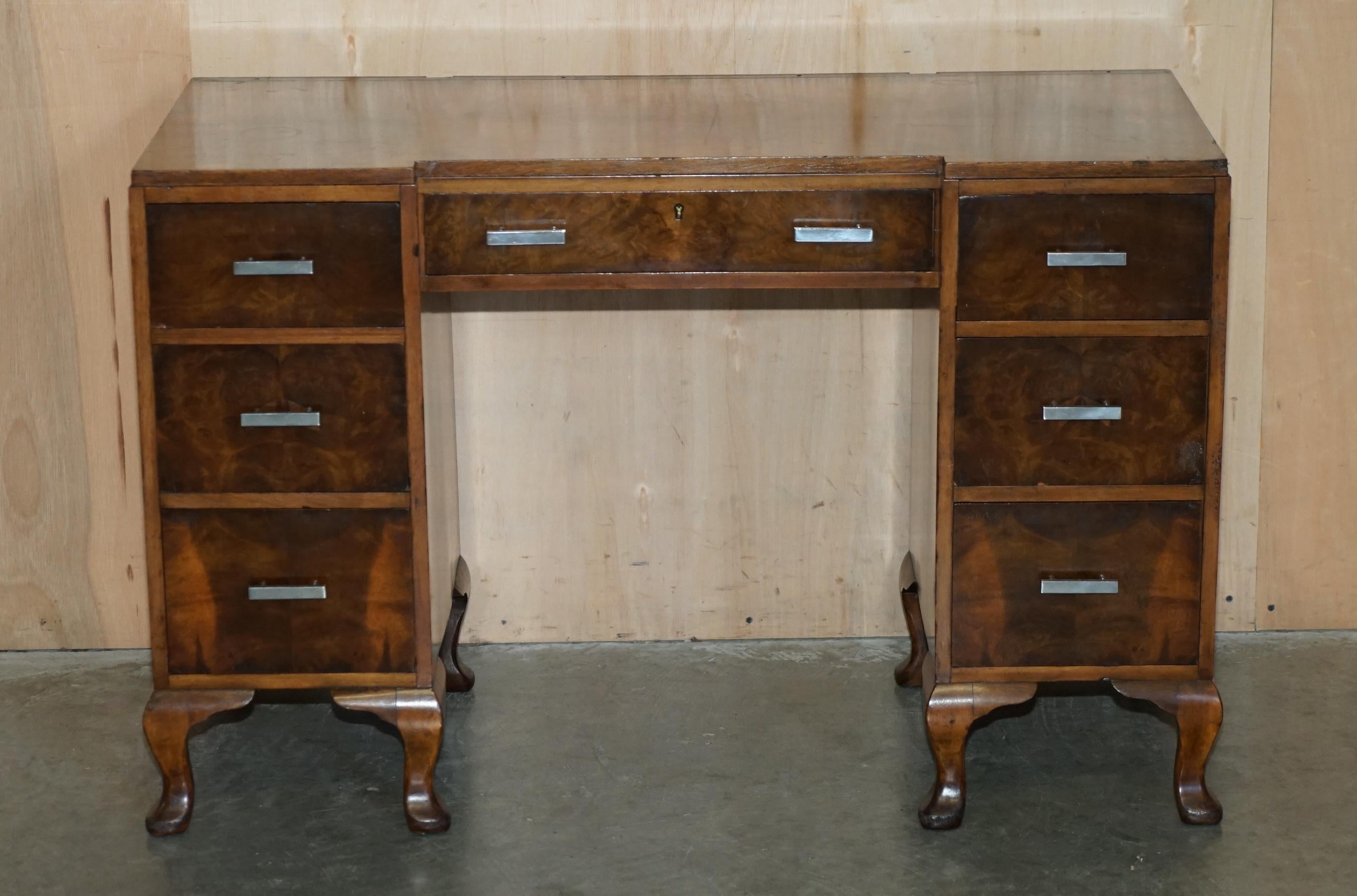 English FINE ANTIQUE ART DECO WARING & GILLOW 1932 STAMPED BURR WALNUT DRESSiNG TABLE For Sale