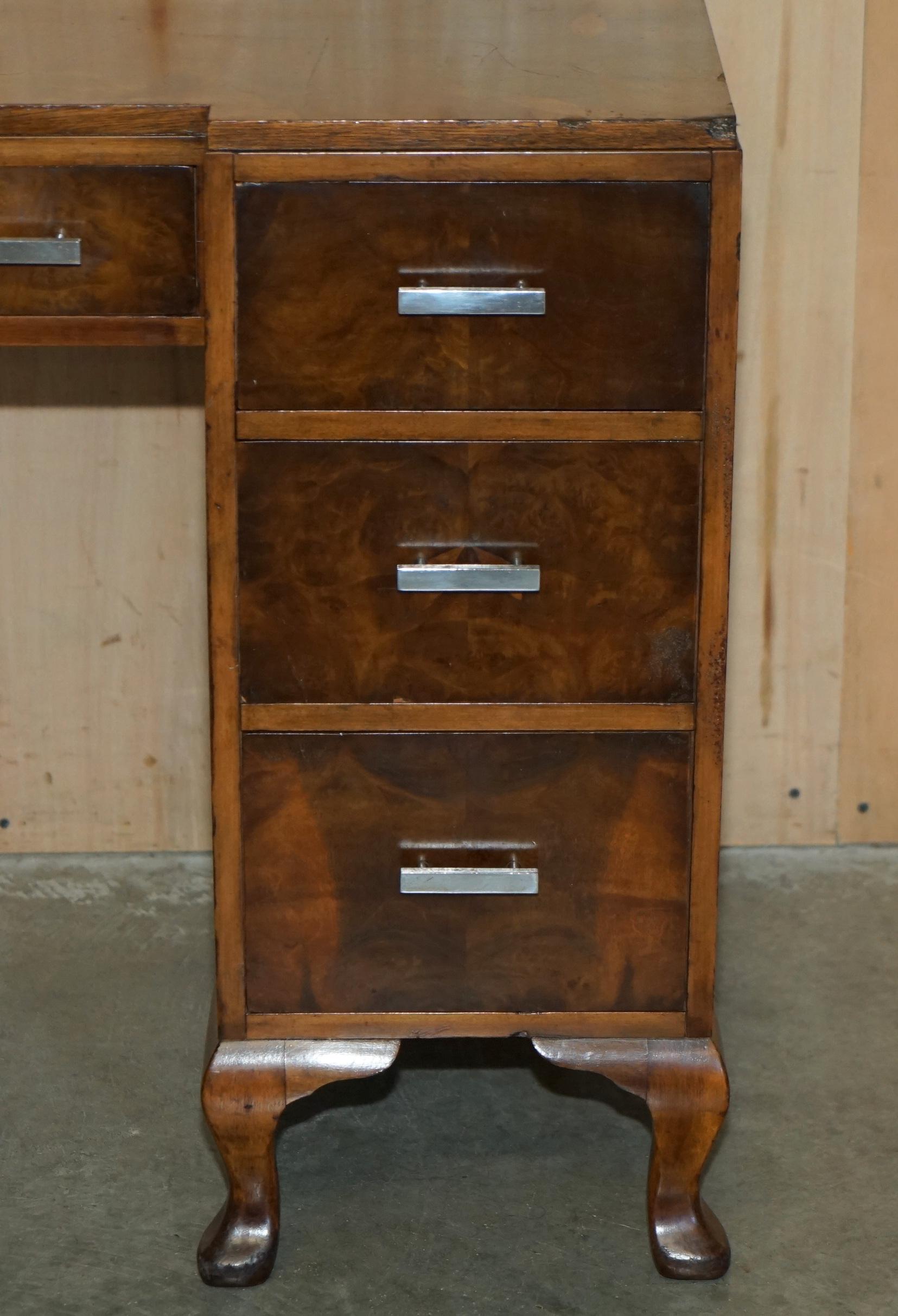 FINE ANTIQUE ART DECO WARING & GILLOW 1932 STAMPED BURR WALNUT DRESSiNG TABLE For Sale 1