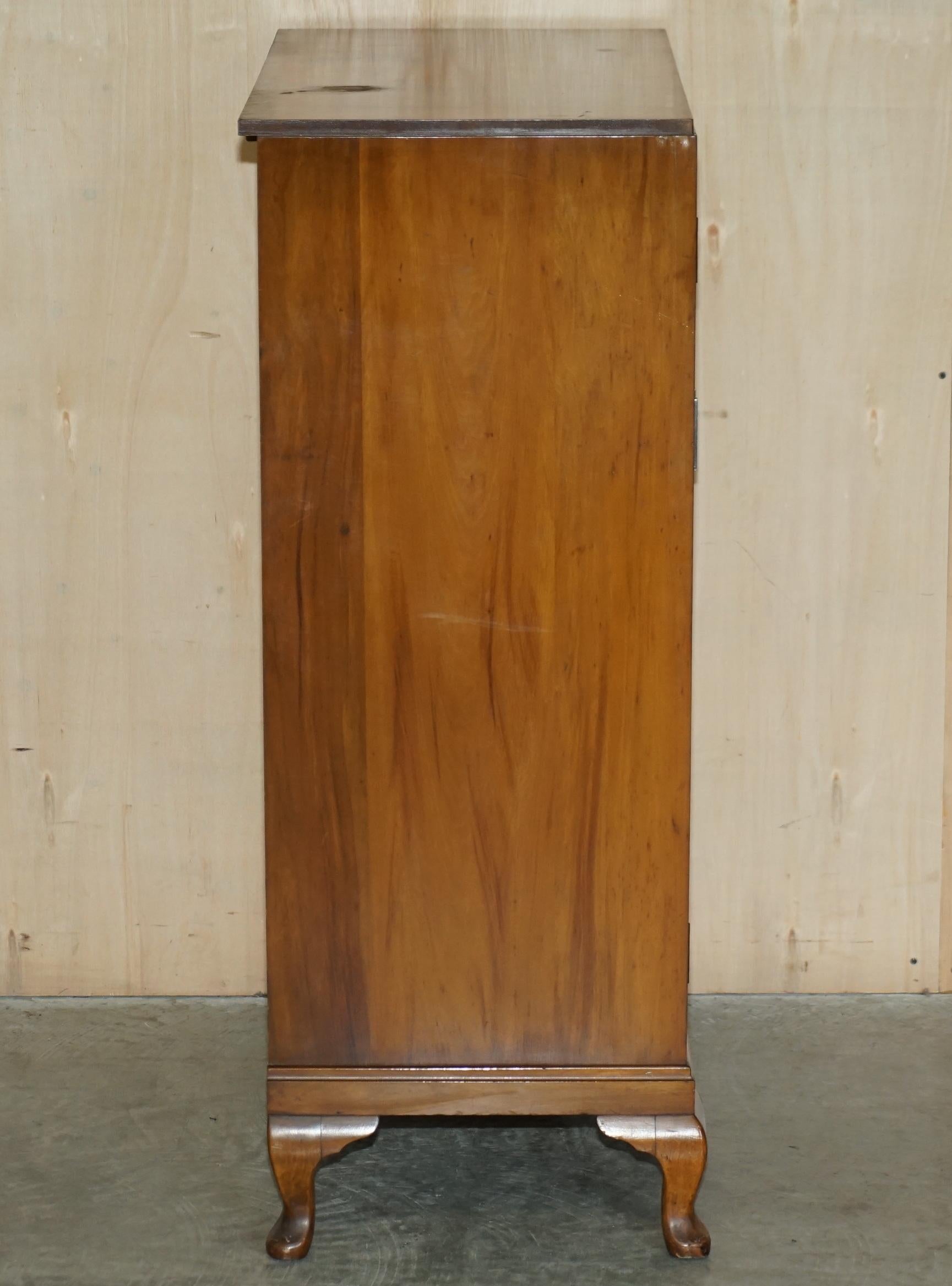 FINE ANTiQUE ART DECO WARING & GILLOW BURR WALNUT HOUSEKEEPERS LINEN CUPBOARD For Sale 8