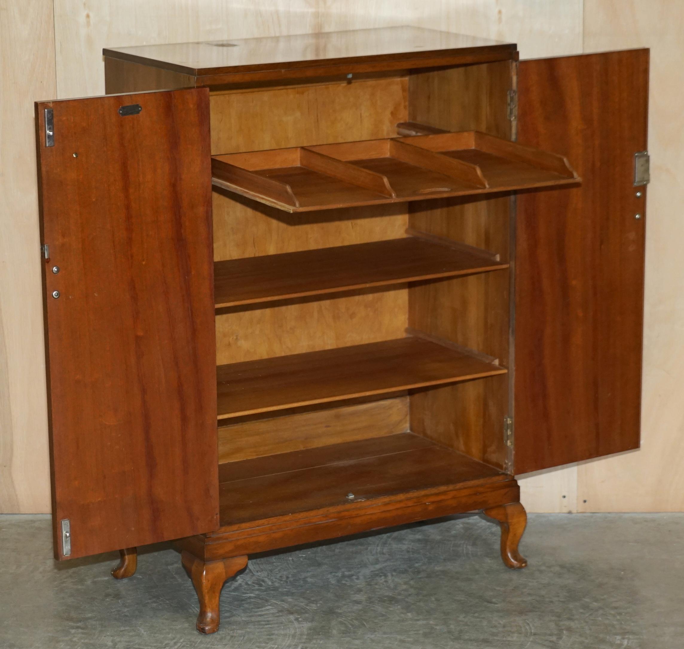 FINE ANTiQUE ART DECO WARING & GILLOW BURR WALNUT HOUSEKEEPERS LINEN CUPBOARD For Sale 10