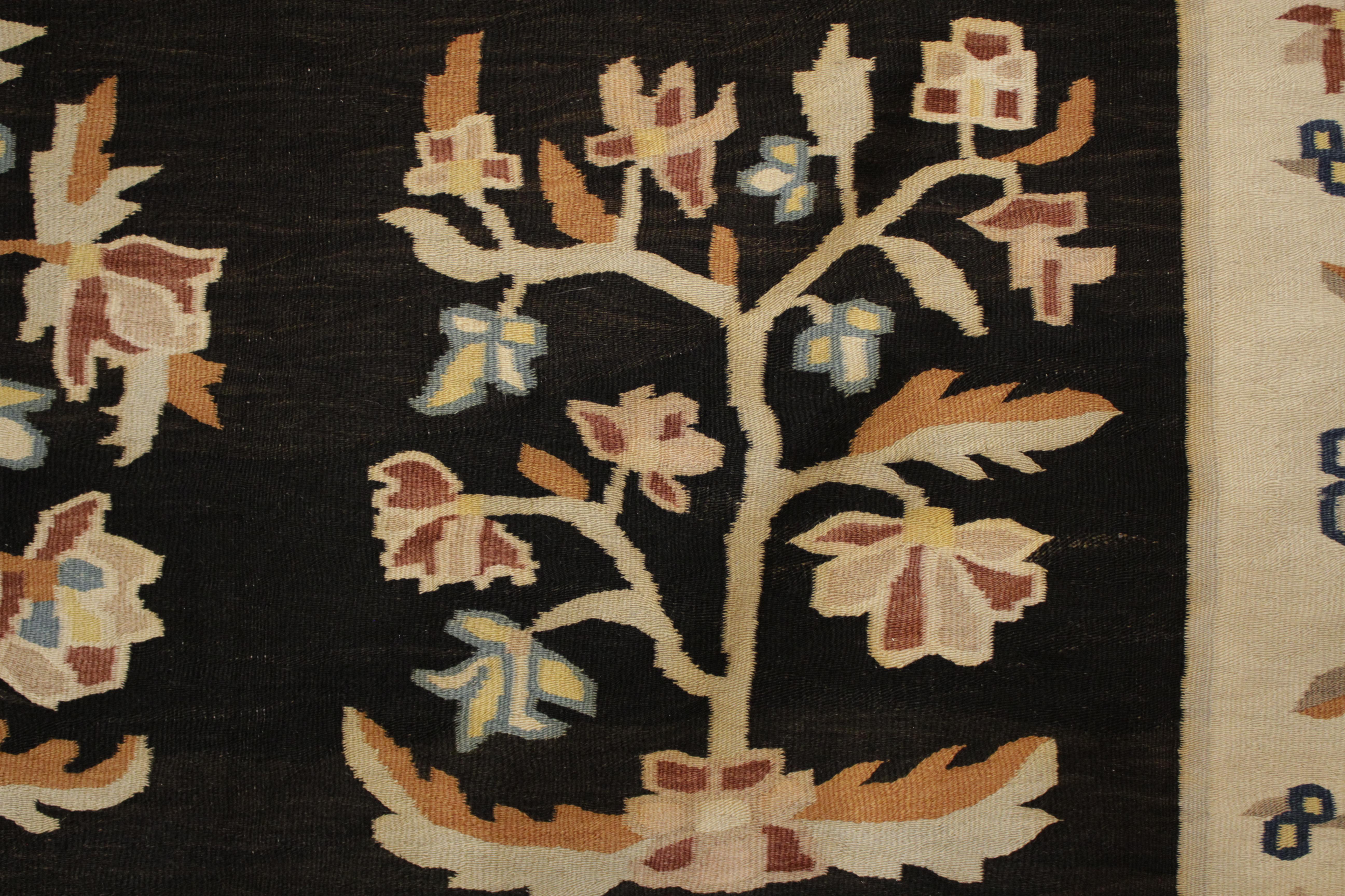 Rug & Kilim ukrainien de Bessarabie à fond noir antique Excellent état - En vente à Milan, IT