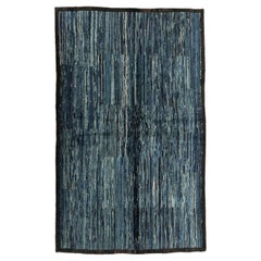 Magnifique tapis chinois ancien bleu à motif abstrait