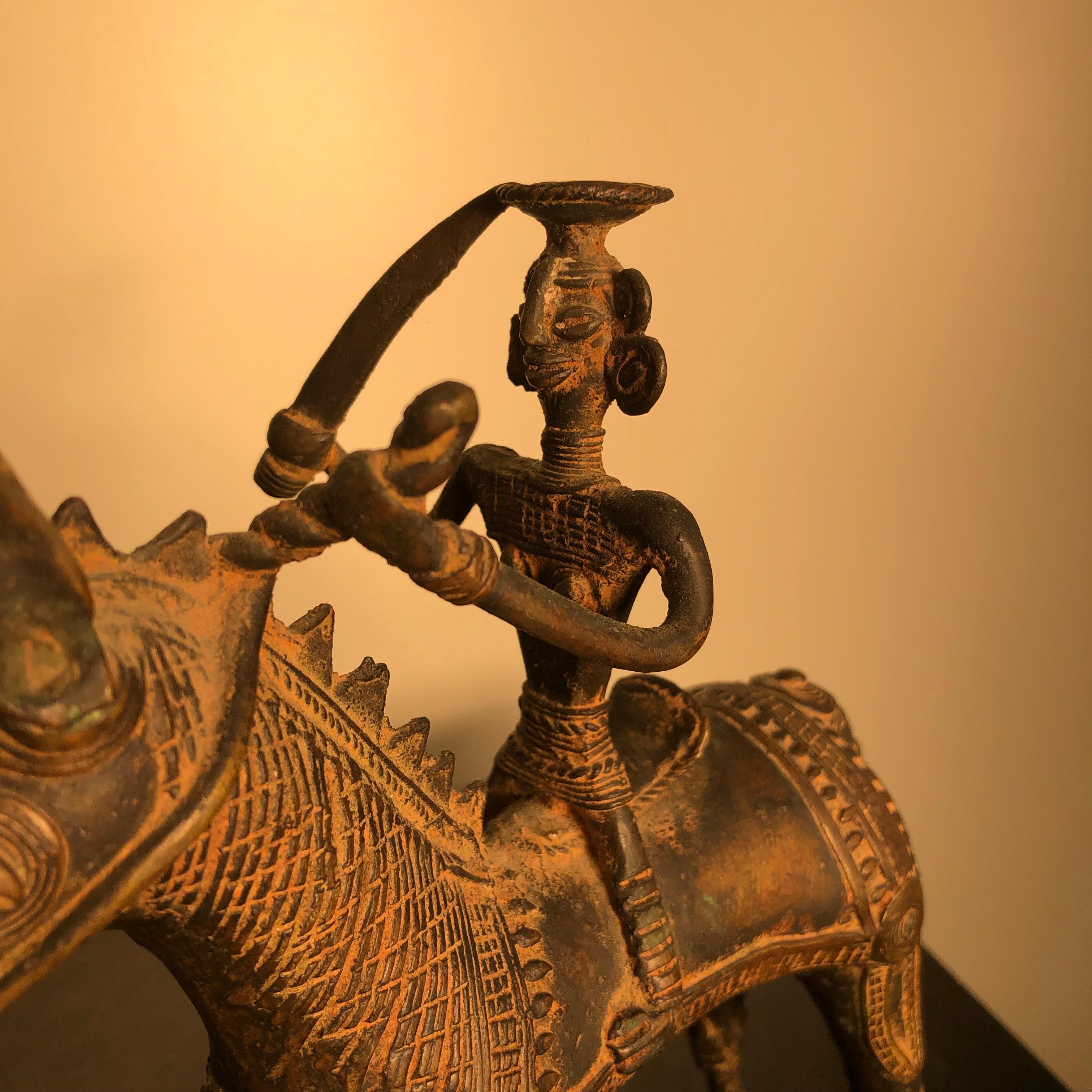 Feines antikes Bronzepferd & Reiter mit feinen Details:: gesammelt in Mumbai 1960er Jahre (Indisch)