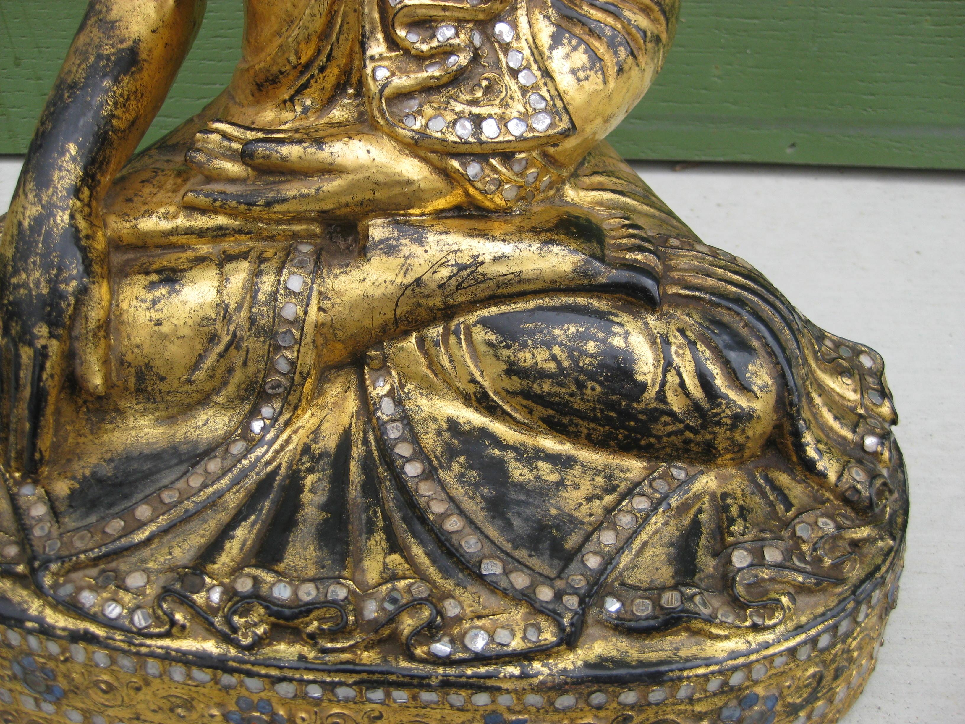 Fine Antique Burma BurmeseTemple Mandalay Buddha Wood Wood Wood sculpté Gold Statue 16 1/2
