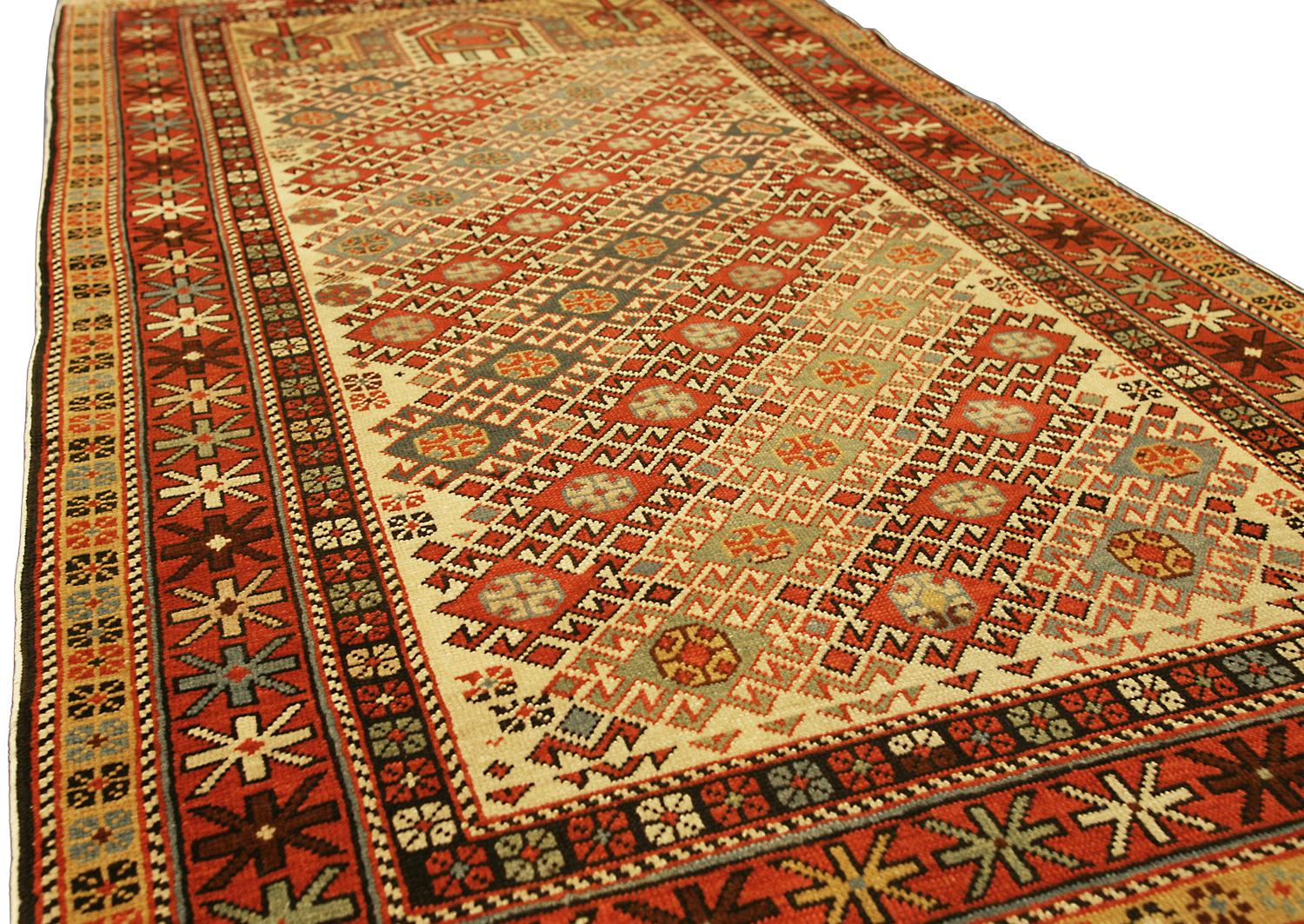 Caucasian Rug Daghestan Beige & Cream In Good Condition For Sale In Ferrara, IT