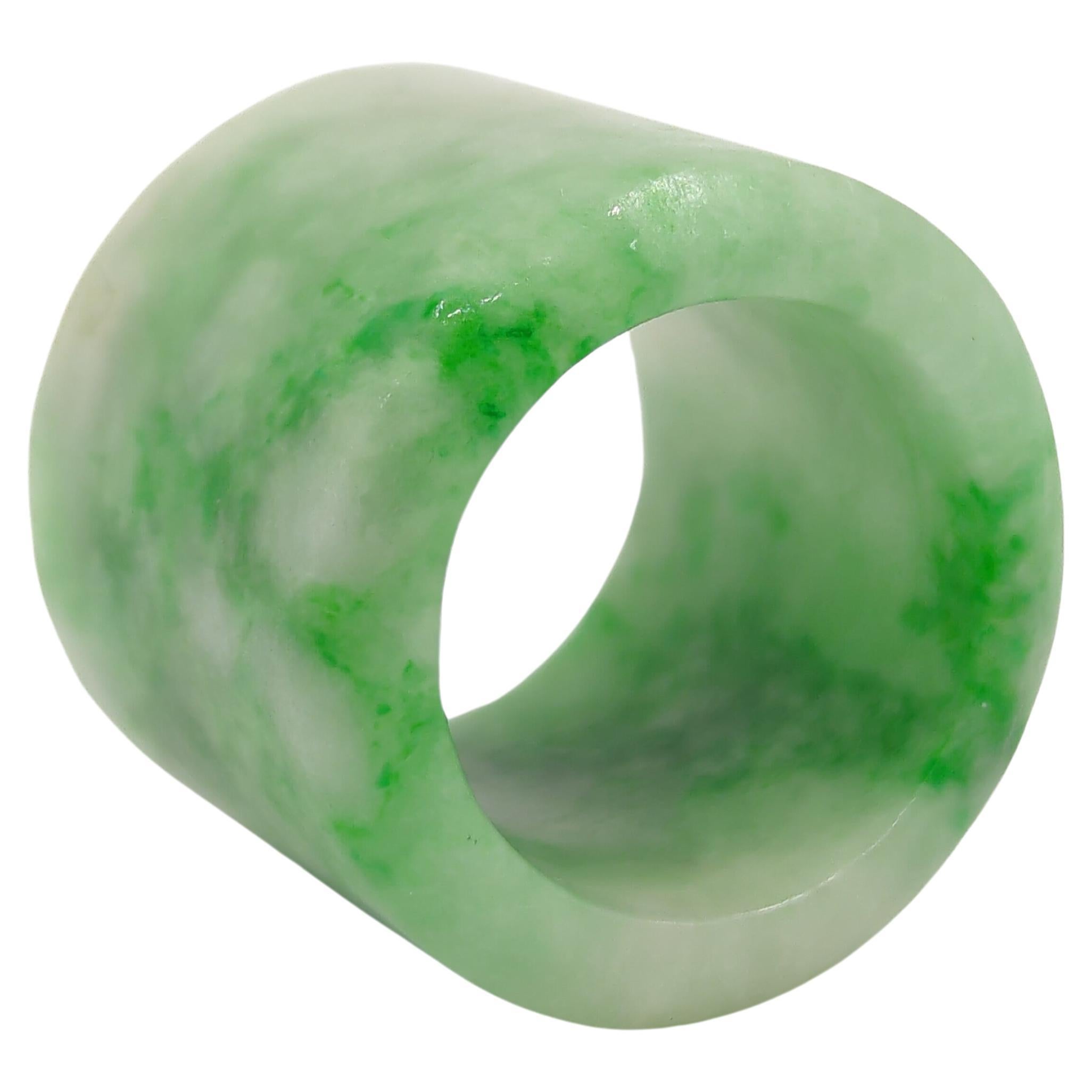 Fine Antique Chinese Carved A-Grade Mottled Green Jadeite Archers Thumb Ring In Good Condition For Sale In Richmond, CA
