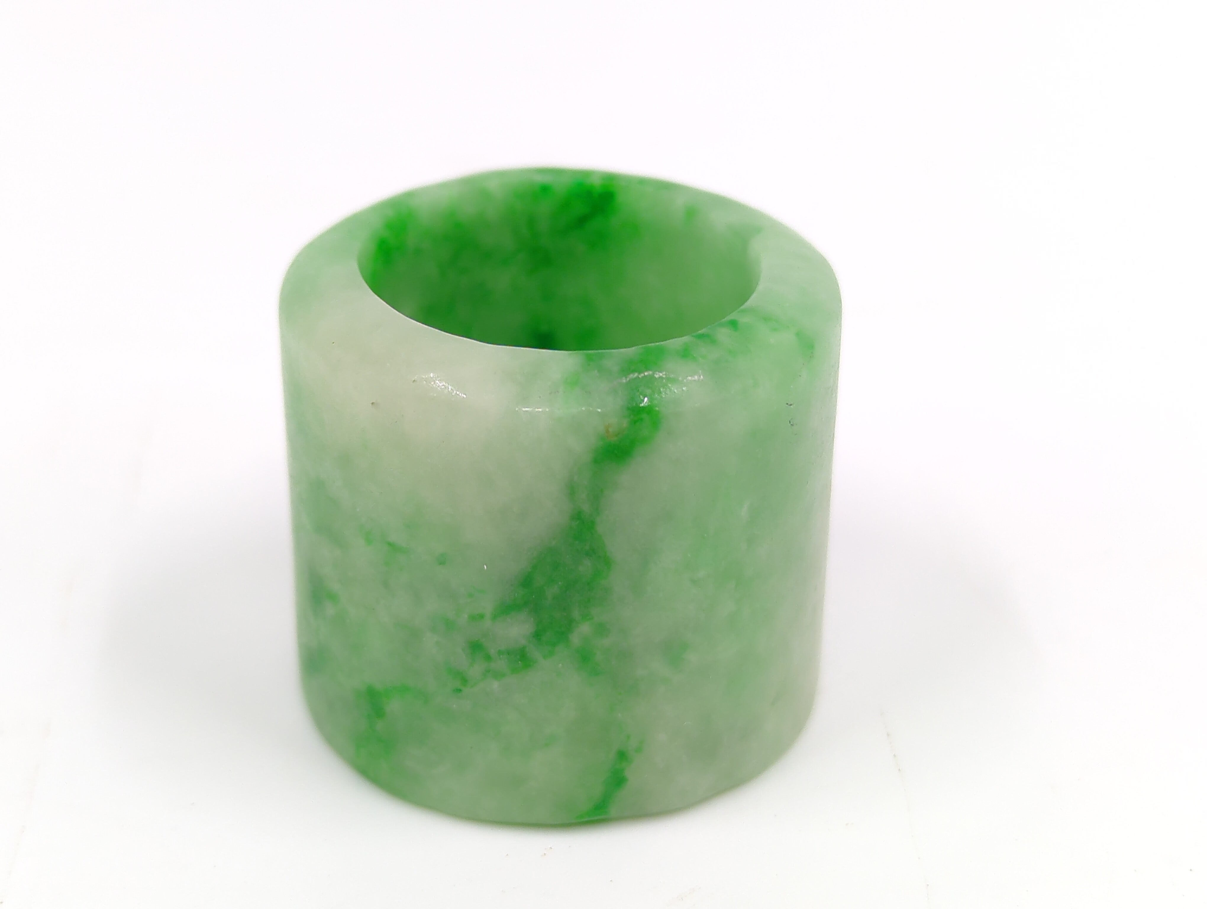 Fine Antique Chinese Carved A-Grade Mottled Green Jadeite Archers Thumb Ring For Sale 3