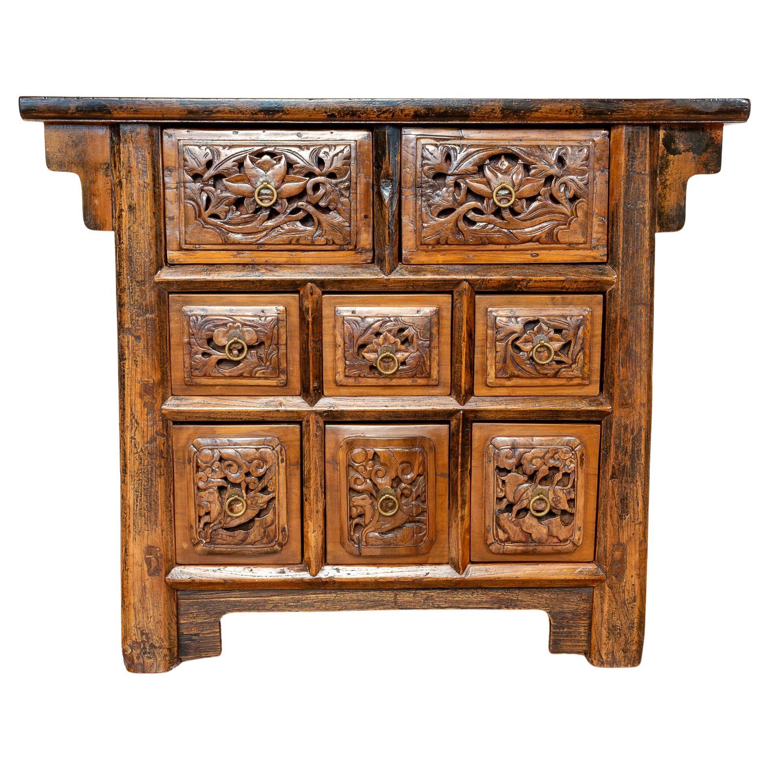 Antiguo Armario Chino Tallado Cómoda Templo Altar Siglo XVIII en venta
