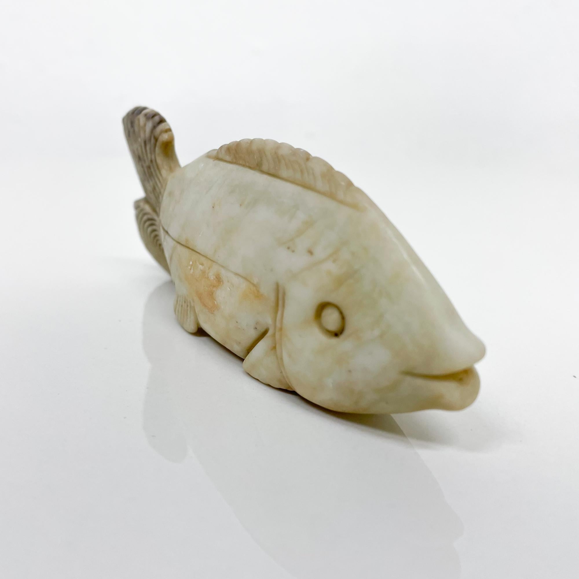 Fine Antique Chinese White Jade Fish Sculpture Figurine 1950s In Good Condition In Chula Vista, CA