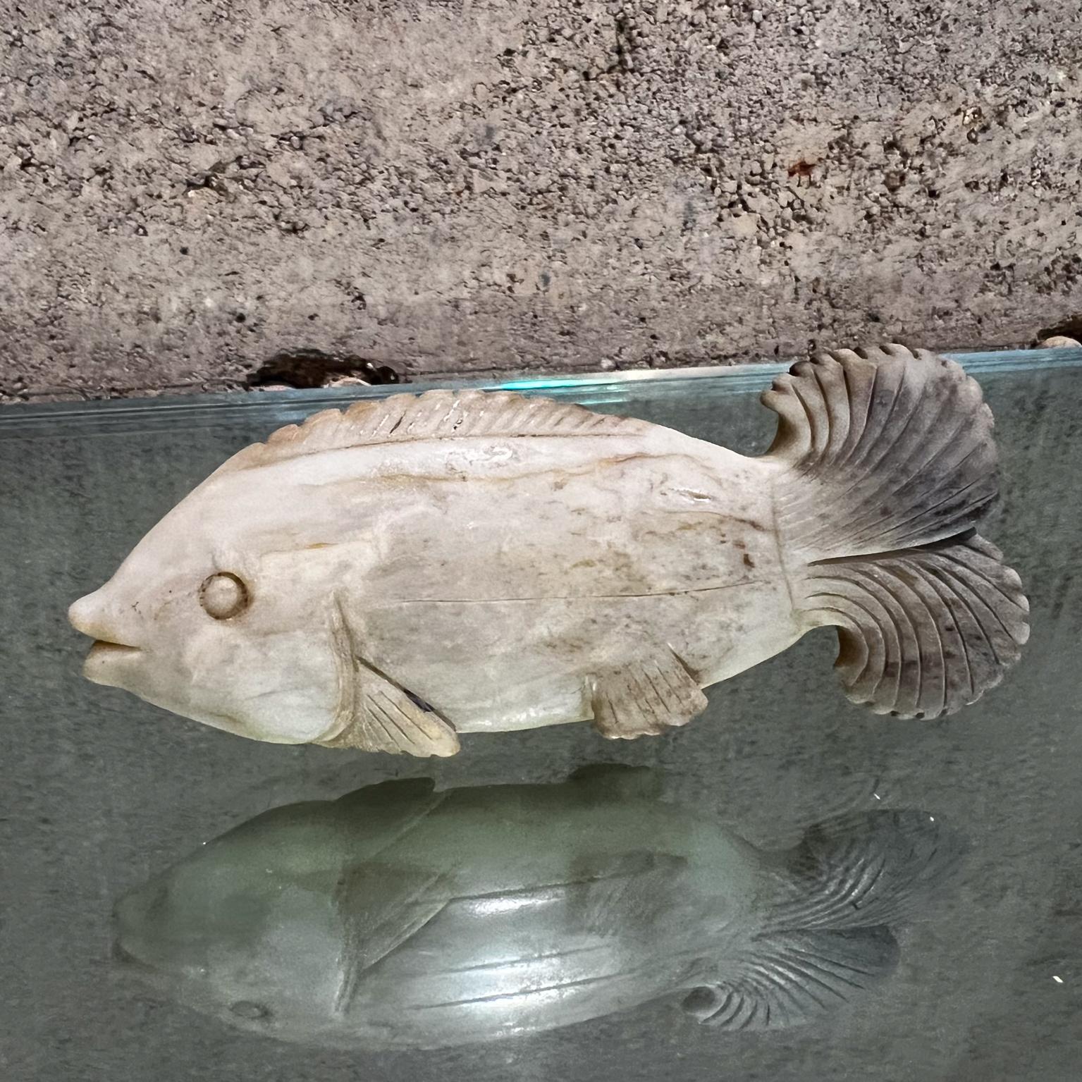 1950s Fine Antique Chinese White Jade Fish Sculpture Figurine im Zustand „Gut“ im Angebot in Chula Vista, CA