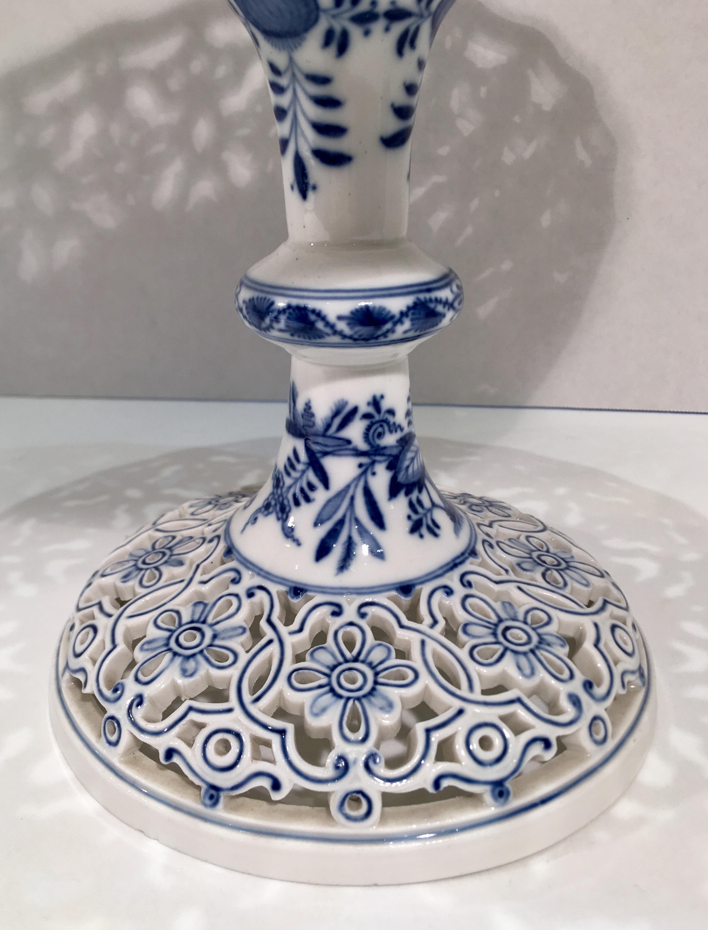 Fine Antique circa 1815 Meissen Porcelain Blue Onion Pattern Pierced Compote 3
