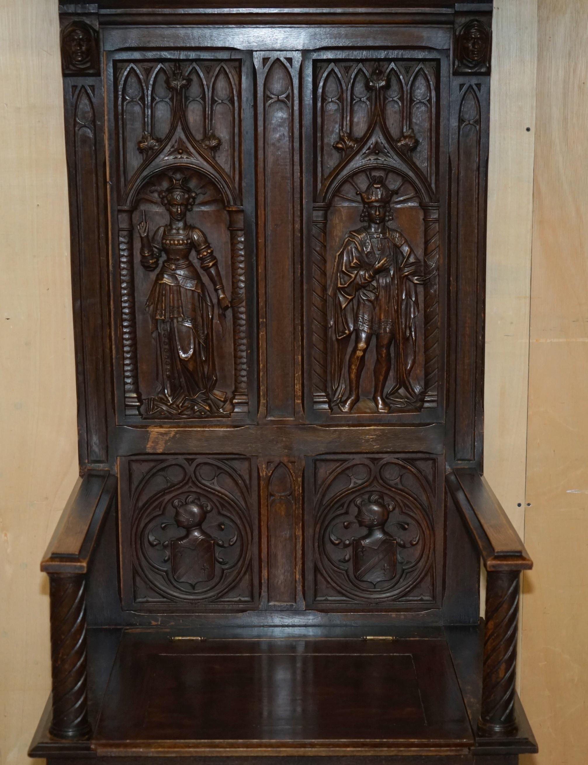 Oak FINE ANTIQUE CiRCA 1860 JACOBEAN GOTHIC REVIVAL HAND CARVED PORTERS HALL CHAIR For Sale