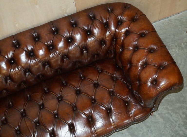 Fine Antique circa 1860 Jas Shoolbred Restored Brown Leather Chesterfield Sofa For Sale 4