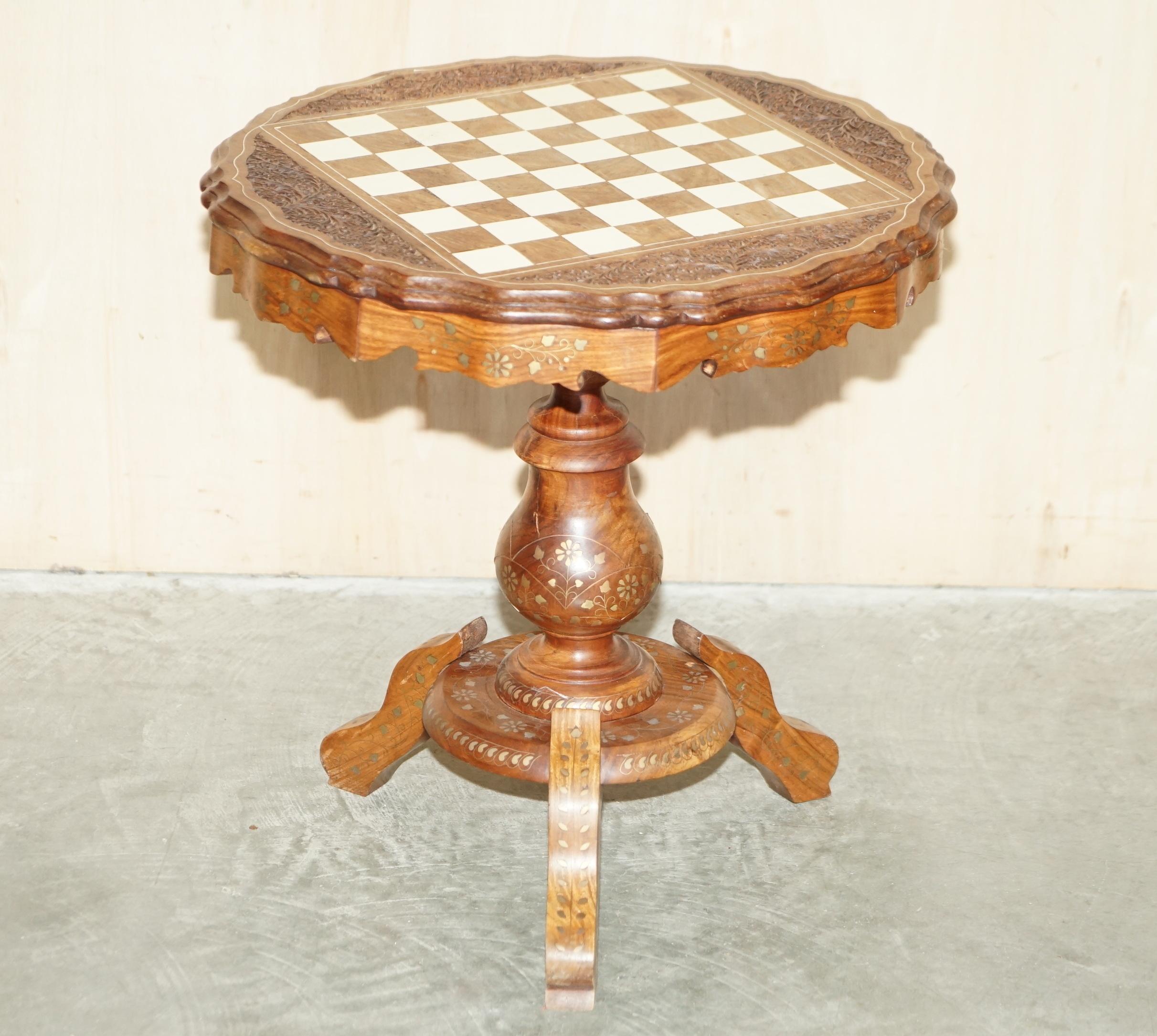 We are delighted to offer for sale this lovely Victorian Anglo Indian Rosewood with brass inlay Chess games table.

A very good looking well-made and function piece of furniture, extremely decorative, the whole piece is solid Rosewood and it has