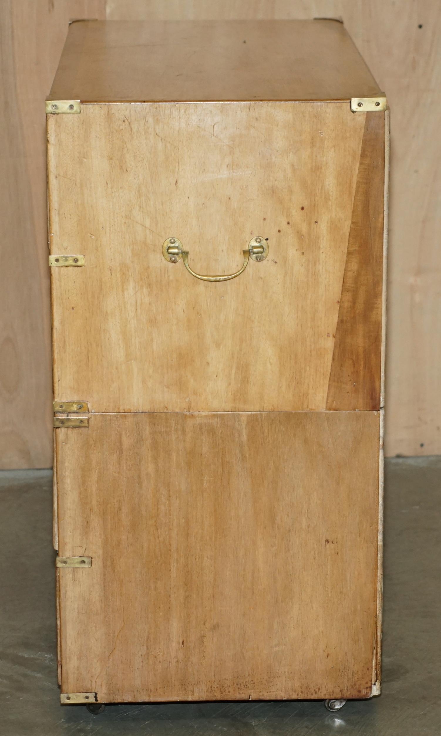 FINE ANTIQUE CIRCA 1880 ENGLISH SATINWOOD MILITARY CAMPAIGN CHEST OF DRAWERs 5