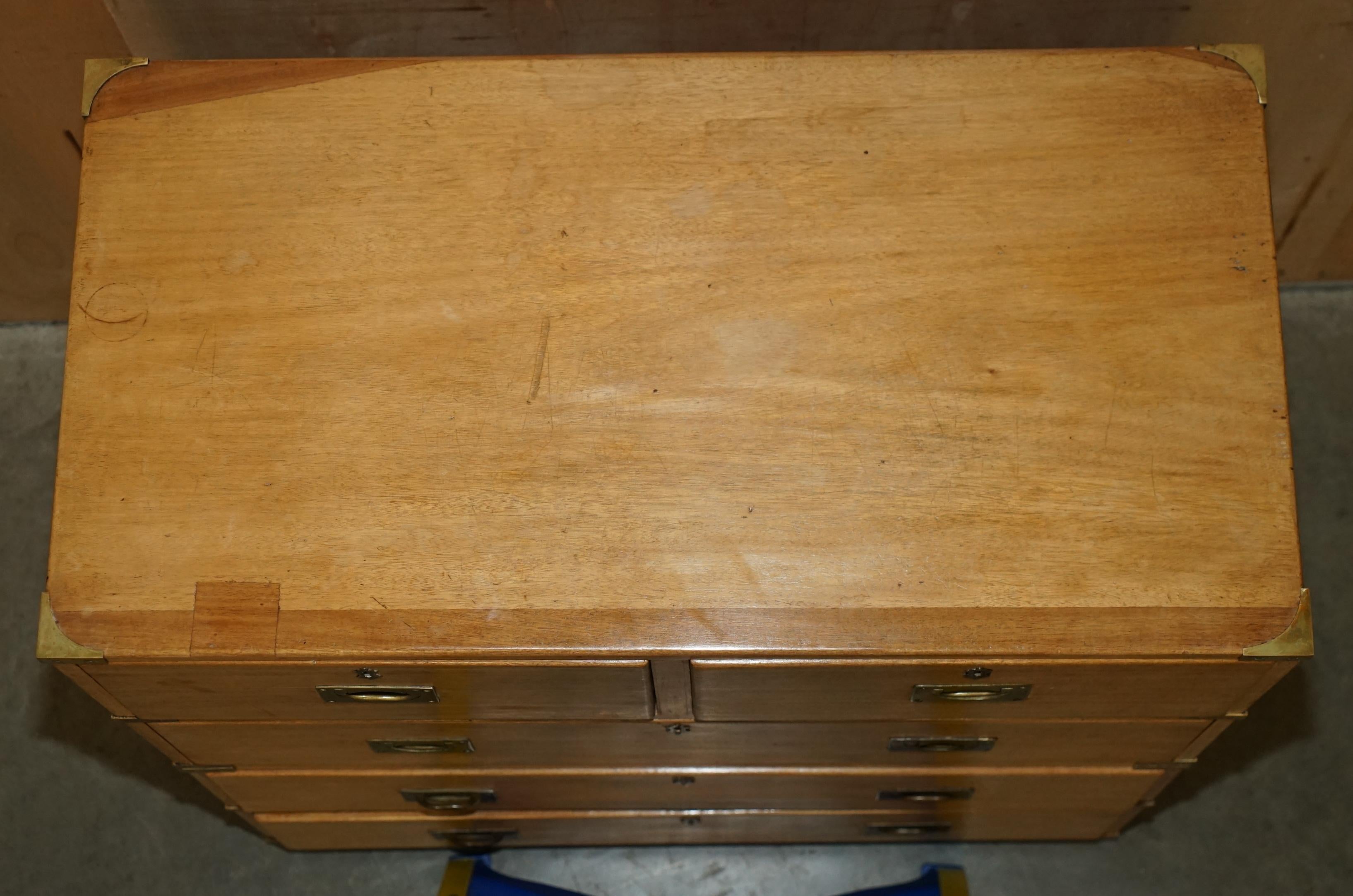 FINE ANTIQUE CIRCA 1880 ENGLISH SATINWOOD MILITARY CAMPAIGN CHEST OF DRAWERs 9