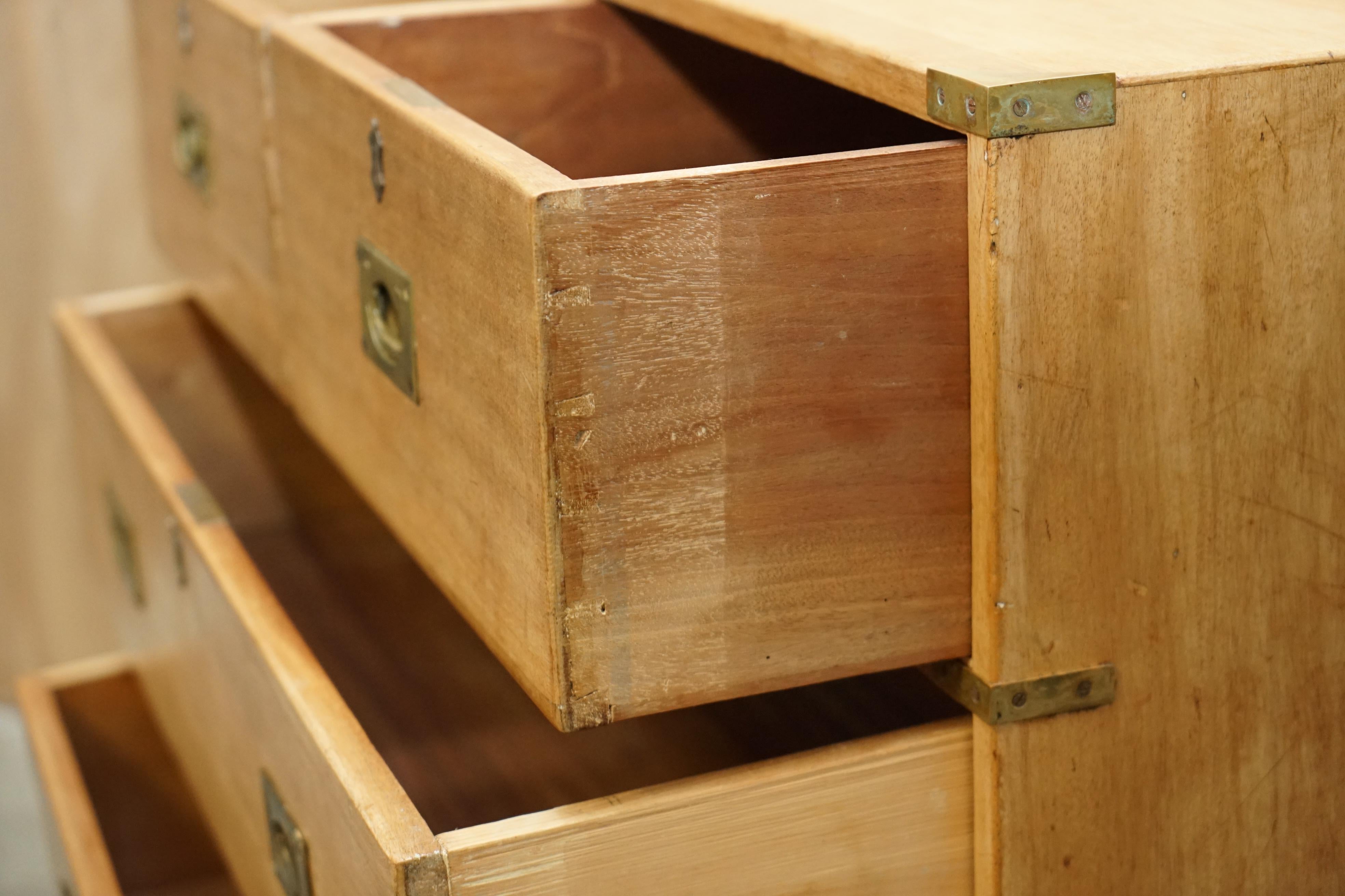 Late 19th Century FINE ANTIQUE CIRCA 1880 ENGLISH SATINWOOD MILITARY CAMPAIGN CHEST OF DRAWERs