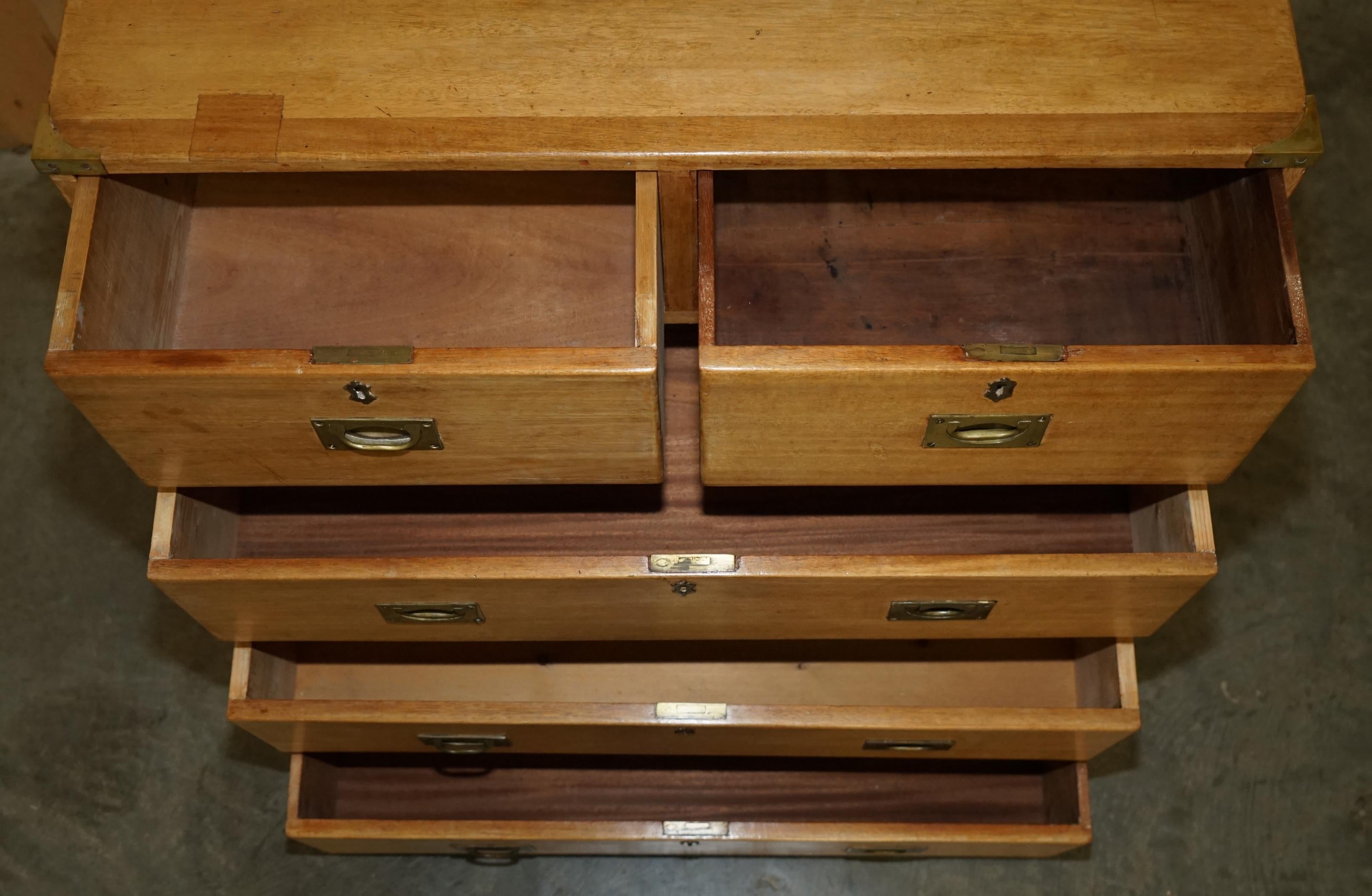 Brass FINE ANTIQUE CIRCA 1880 ENGLISH SATINWOOD MILITARY CAMPAIGN CHEST OF DRAWERs