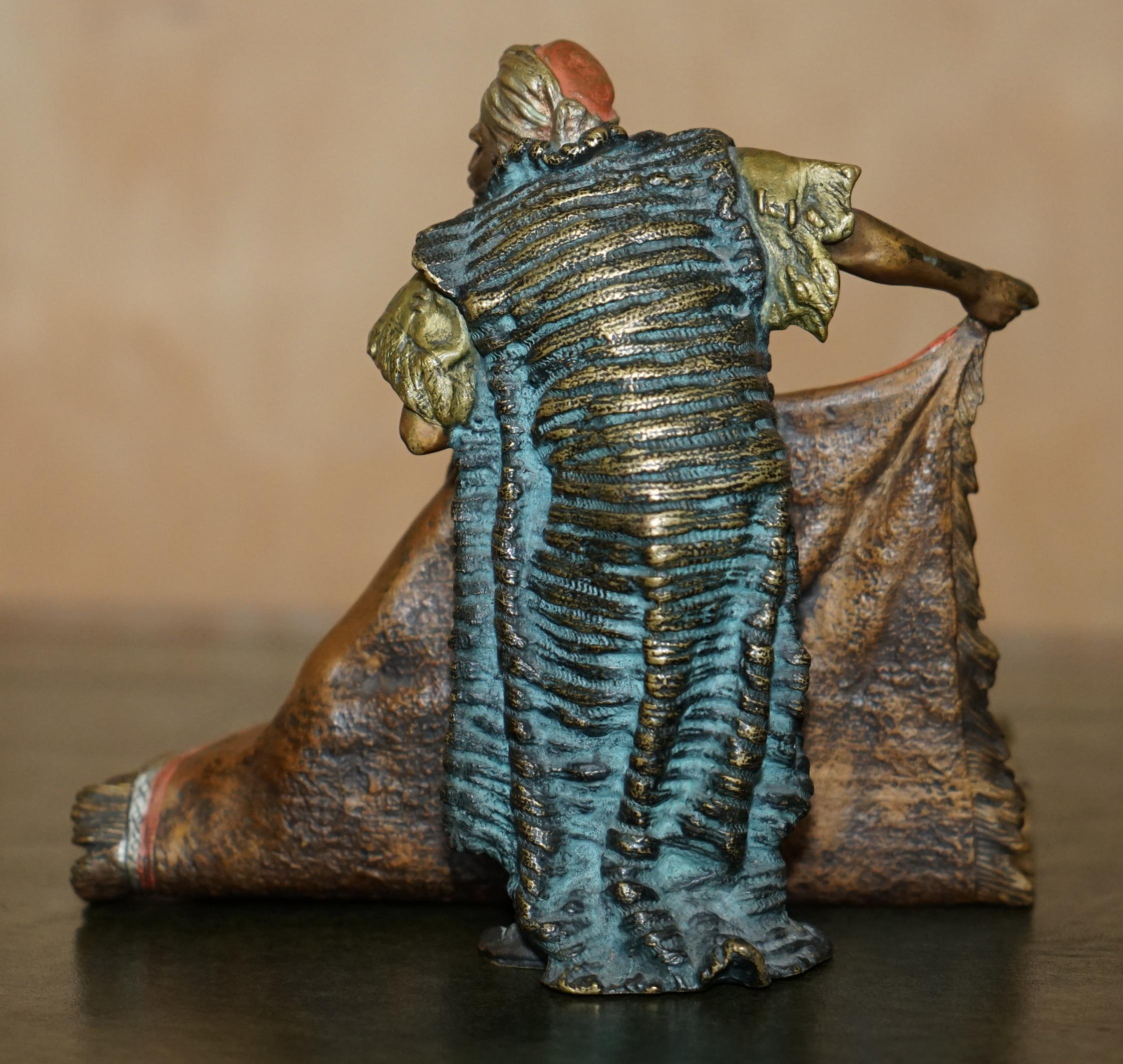FINE ANTIQUE CiRCA 1910 FRANZ BERGMAN COLD PAINTED BRONZE CARPET SELLER STATUE For Sale 1