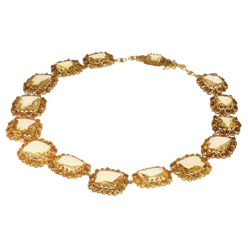 Women's Fiery 18K yellow Gold Georgian Necklace with 15 big citrine stones For Sale