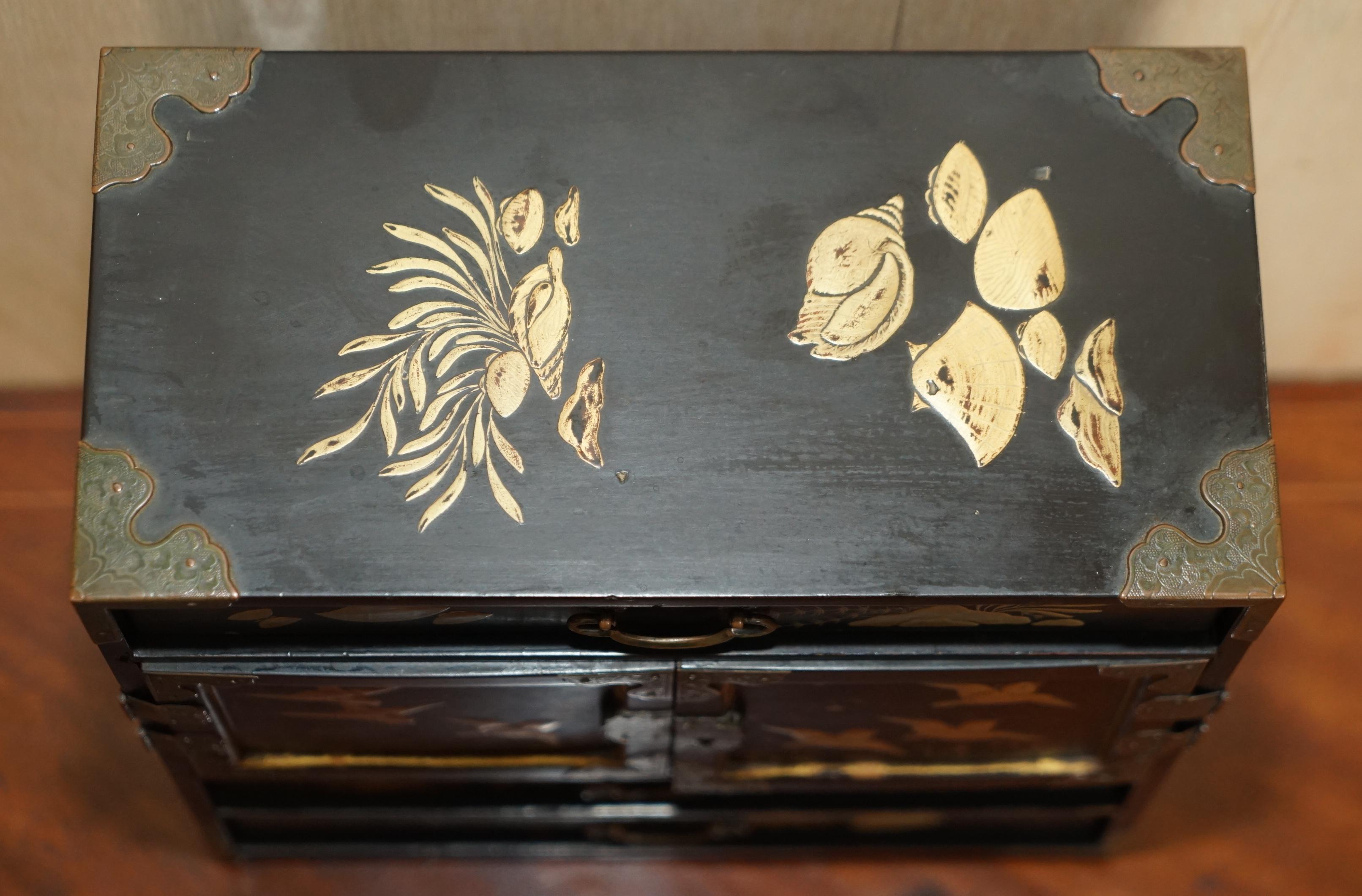 Fine Antique Collectable Chinese Table Top Cabinet Jewellery Collectors Storage For Sale 7