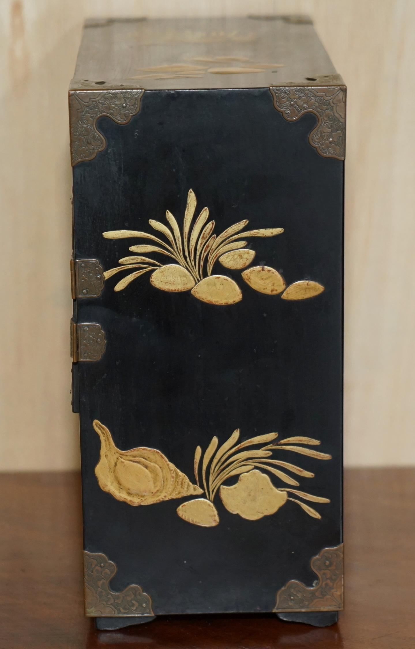 Fine Antique Collectable Chinese Table Top Cabinet Jewellery Collectors Storage For Sale 10