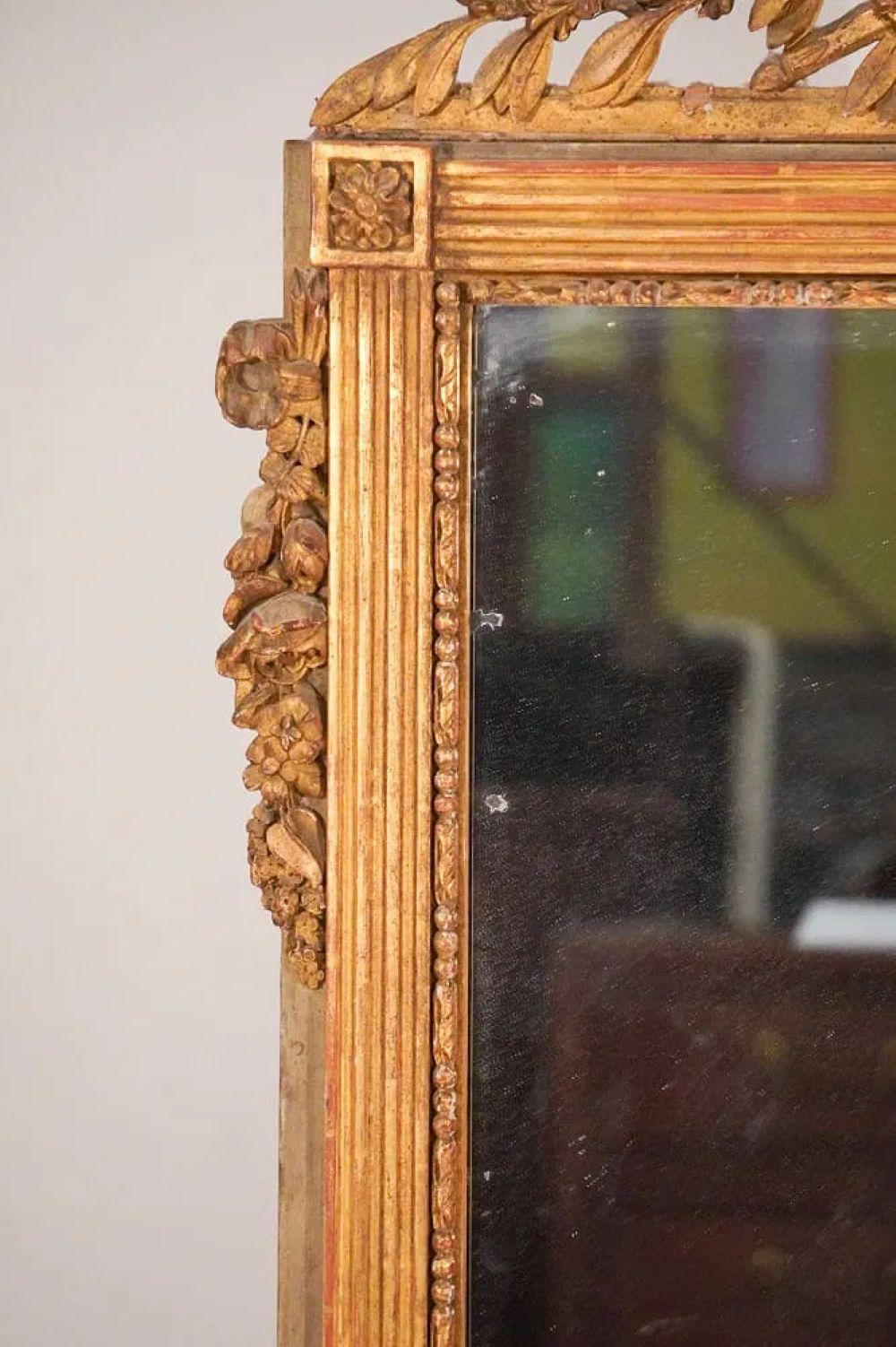 Louis-Philippe Antique Mirror en bois doré, circa 1850 en vente