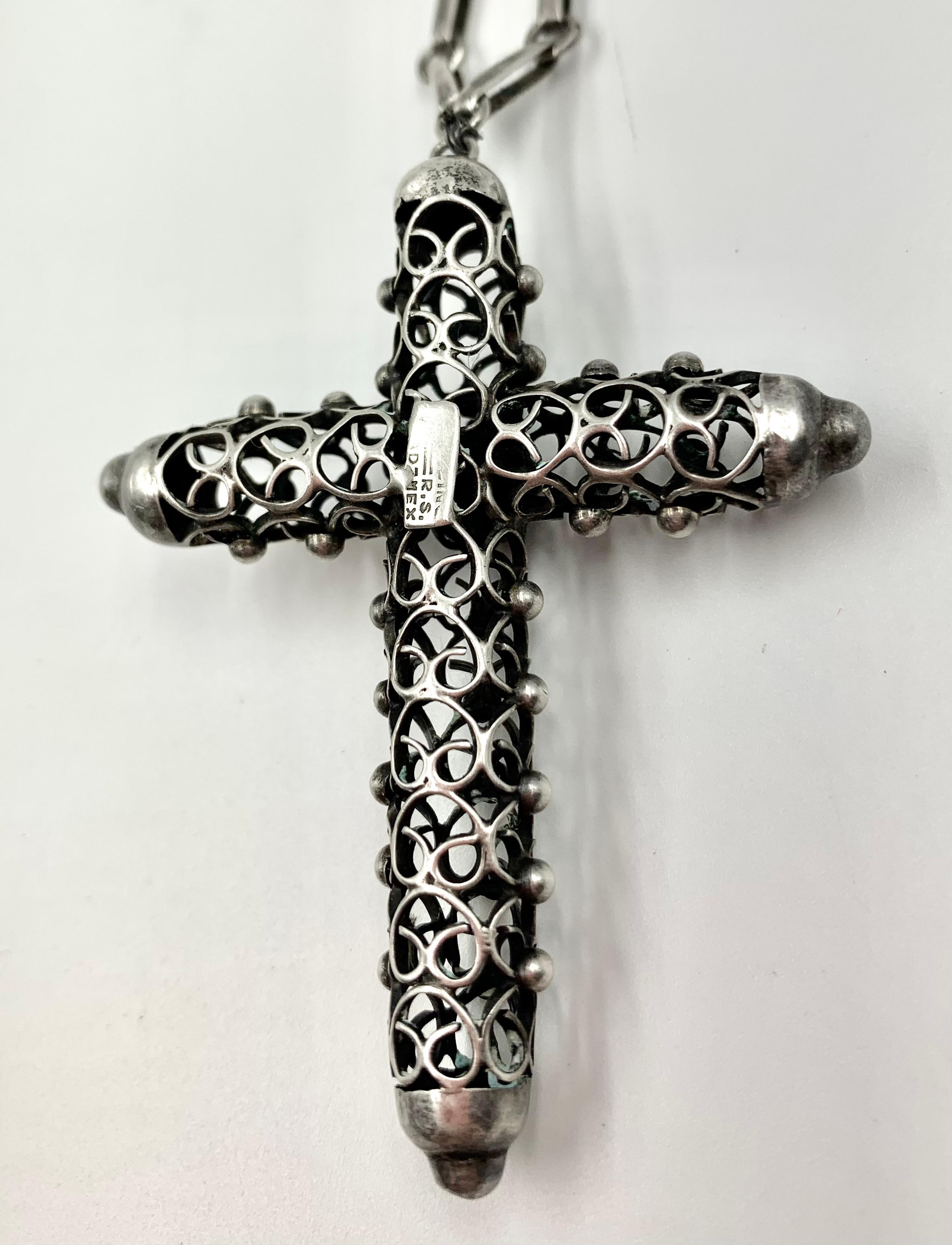 Fine croix ancienne de Cuernavaca réticulée en argent sterling et verre rubis sur chaîne en vente 4