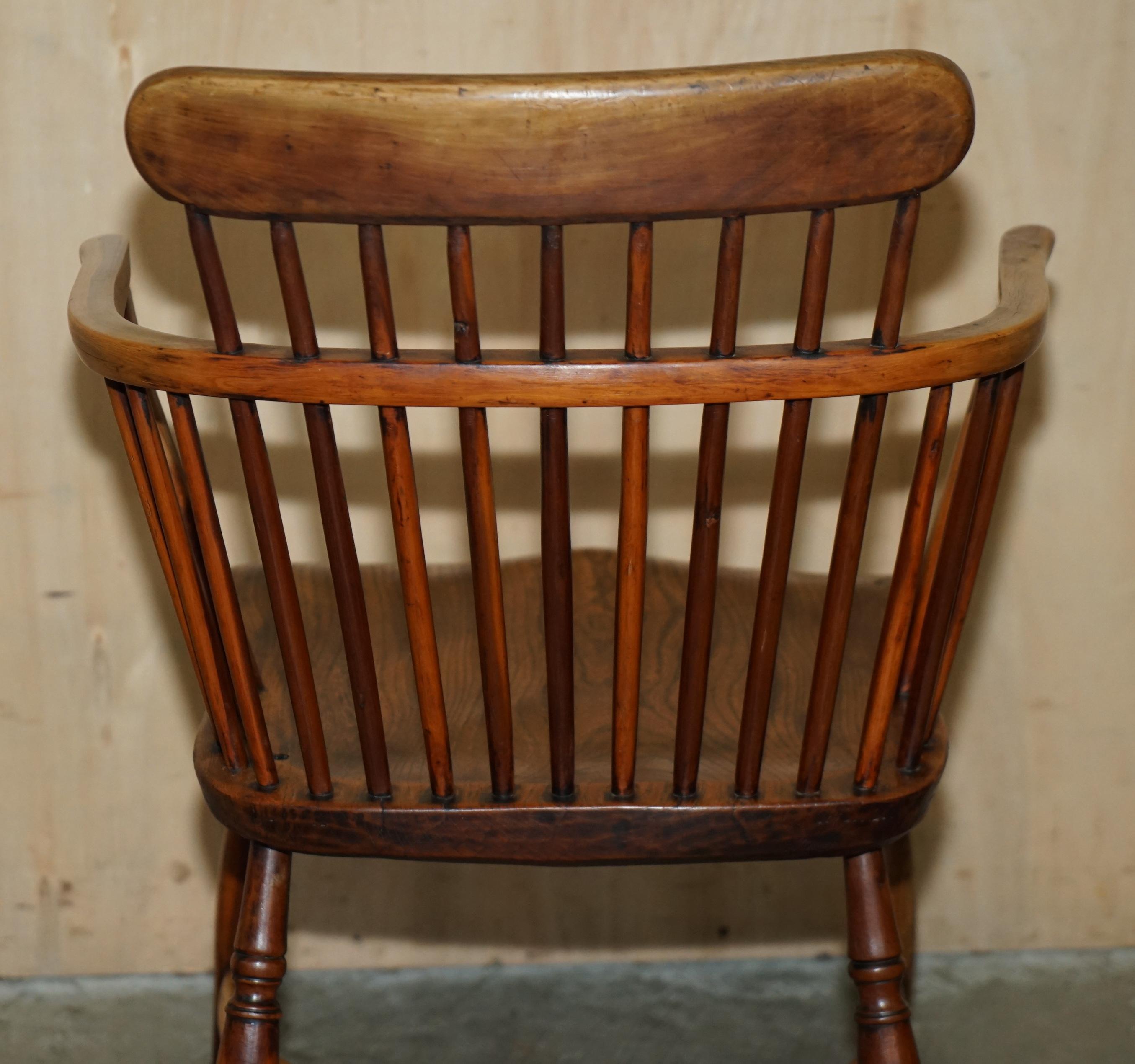 FINE ANTiQUE EARLY 19TH CENTURY BURR YEW WOOD & ELM COMB BACK WINDSOR ARMCHAIR For Sale 8