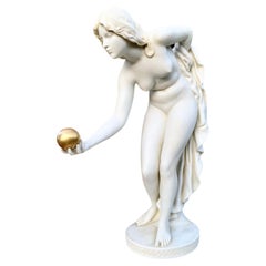Figura antica dell'inizio del XX secolo in pario, donna con sfera d'oro