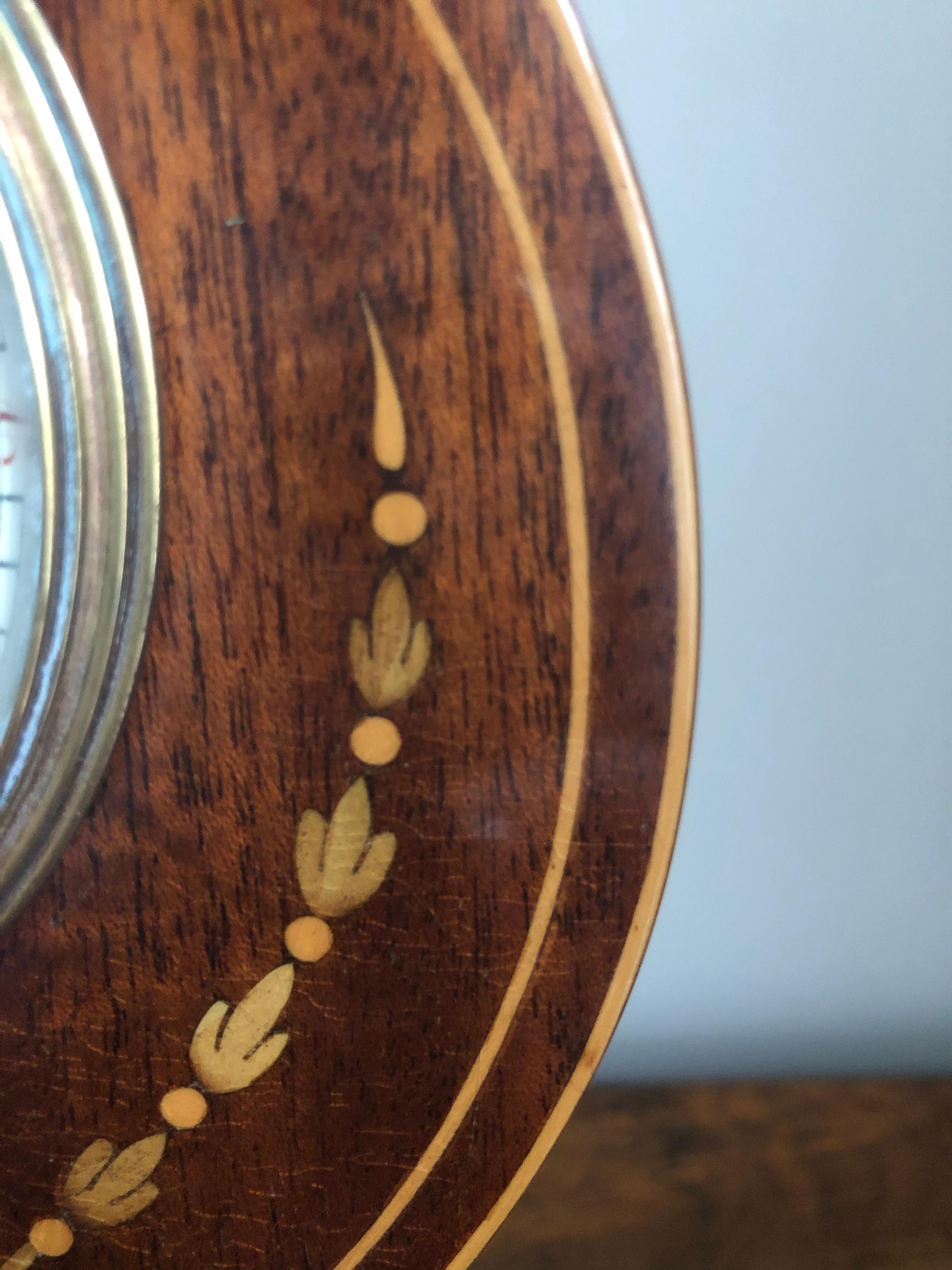 Édouardien Pendule de bureau/de cheminée ancienne édouardienne en acajou incrusté en vente