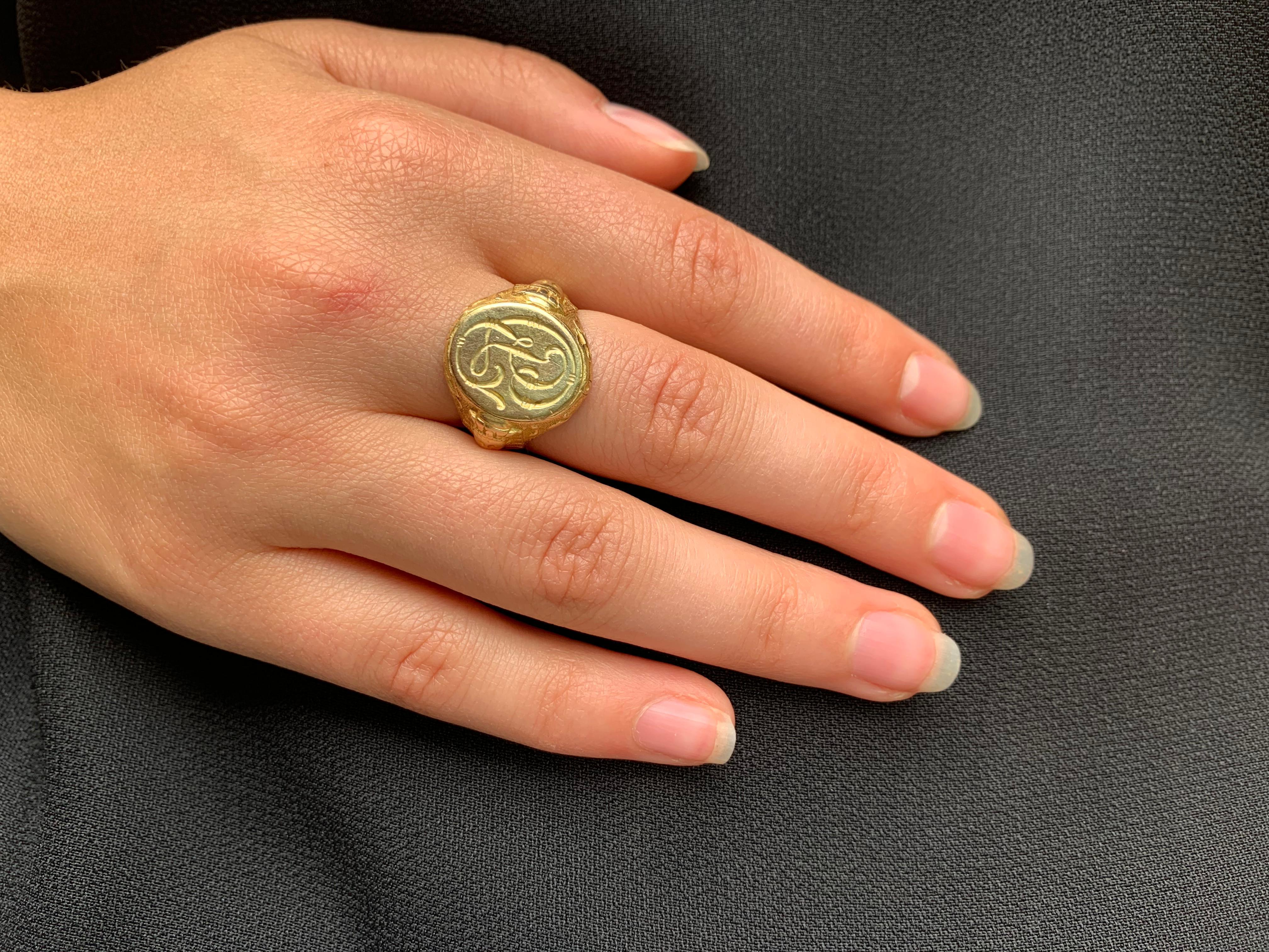 Fine Antique Egyptian Revival Sphinx Motif 14K Yellow Gold Signet Ring For Sale 6