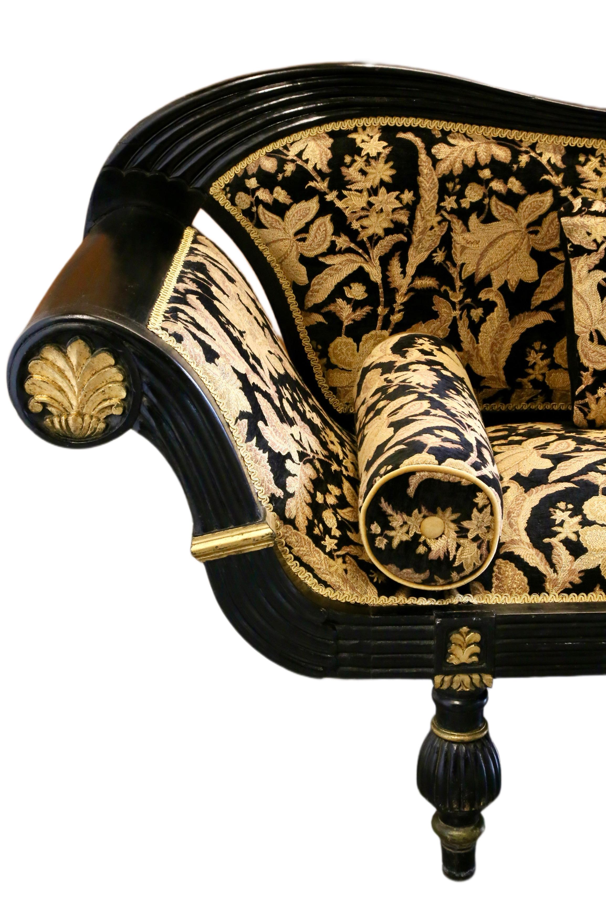 Feine antike Empire / Regency geschnitzt Ebonised Double Ended Couch (19. Jahrhundert) im Angebot