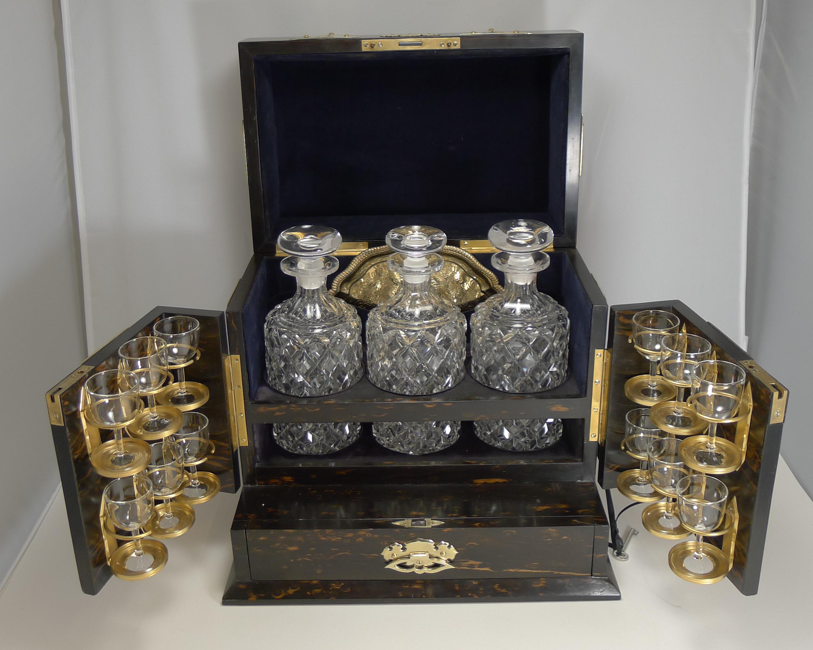 Fino Decantador / Caja de Bebidas Coromandel Inglés Antiguo, circa 1880 en venta 8