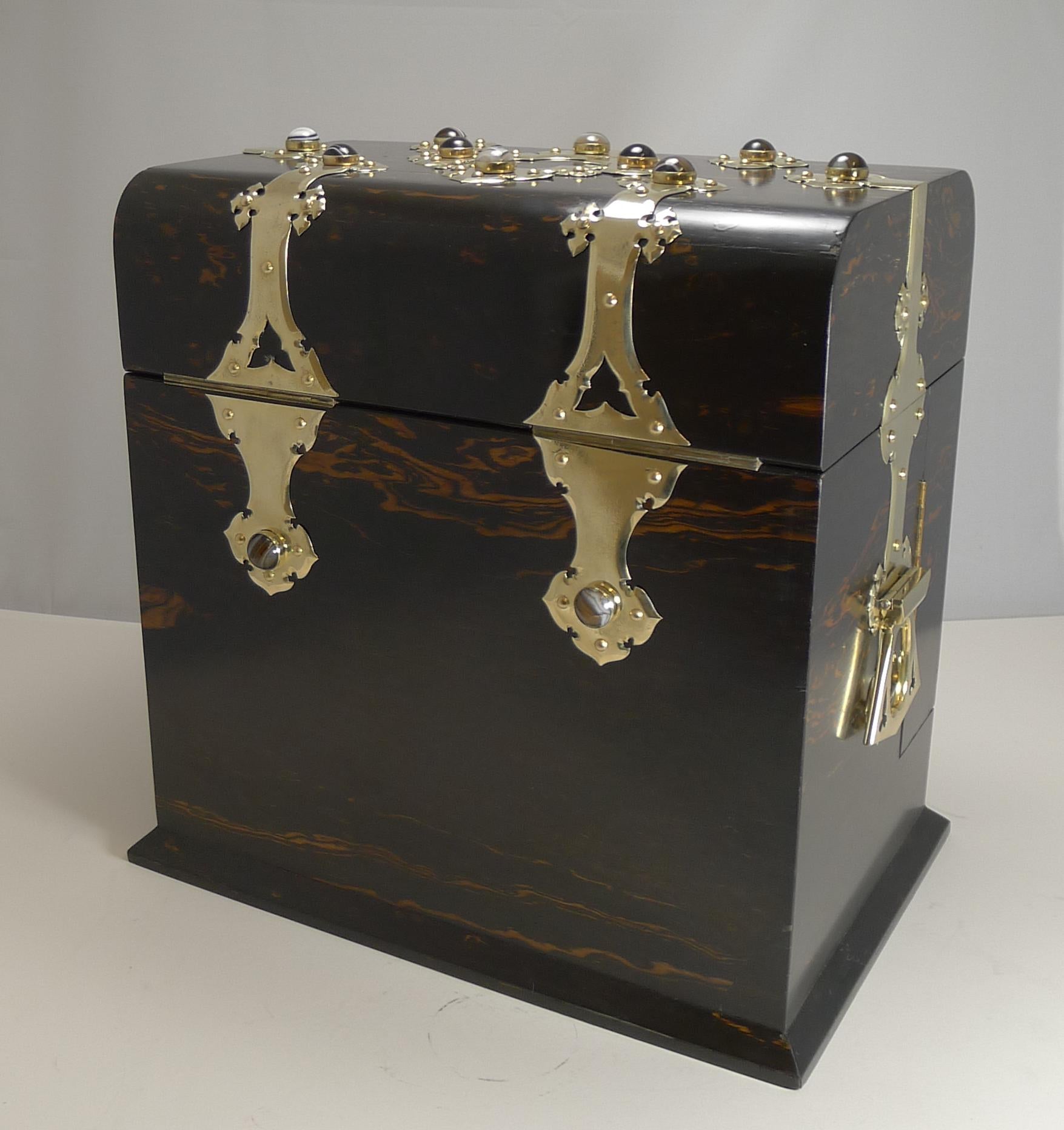 Fino Decantador / Caja de Bebidas Coromandel Inglés Antiguo, circa 1880 en Bueno estado para la venta en Bath, GB