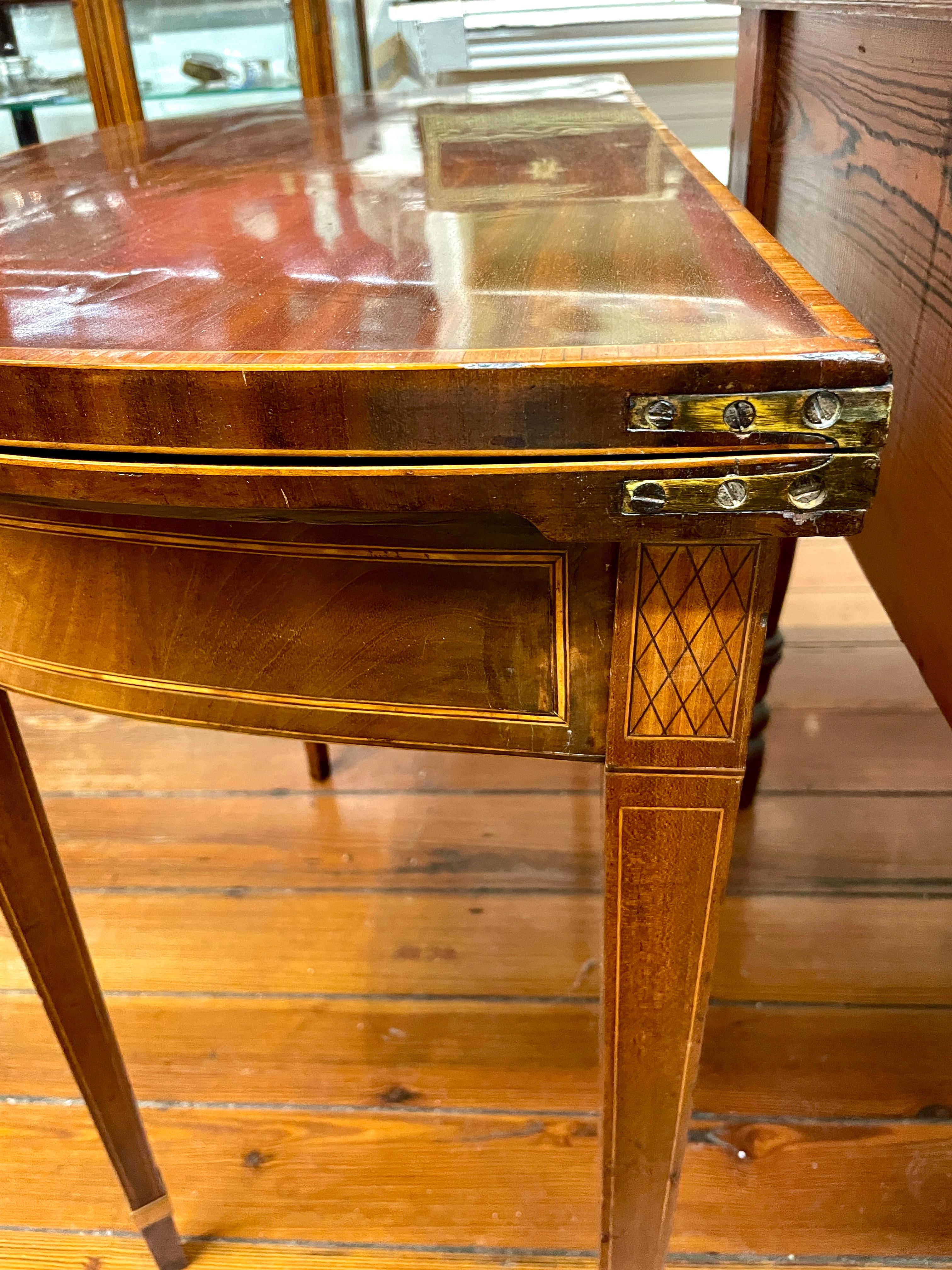 Fine Antique English George III Inlaid Figured Mahogany Flaptop Card Table In Good Condition For Sale In CHARLESTON, SC
