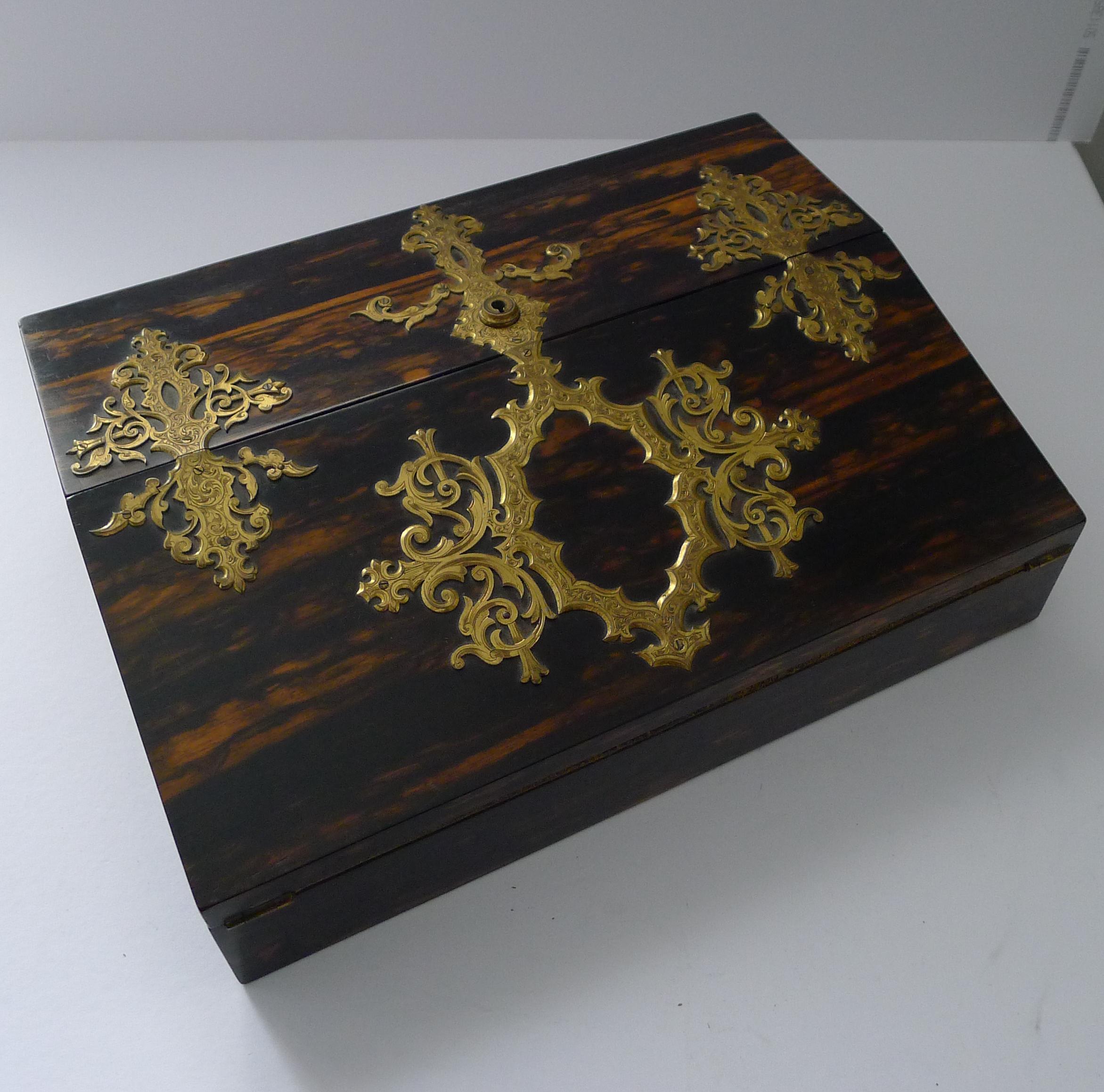 Antiker englischer Coromandel-Lappen-Schreibtisch aus vergoldeter Bronze im Angebot 1