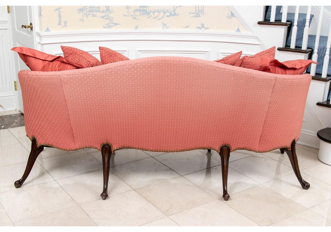 Queen Anne Fine canapé ancien de style anglais en vente